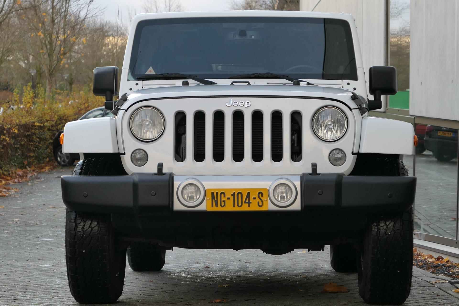 Jeep Wrangler Unlimited 3.6 Sahara Facelift 284pk NAP Leder Cruise PDC Stoelverwarming - 24/25