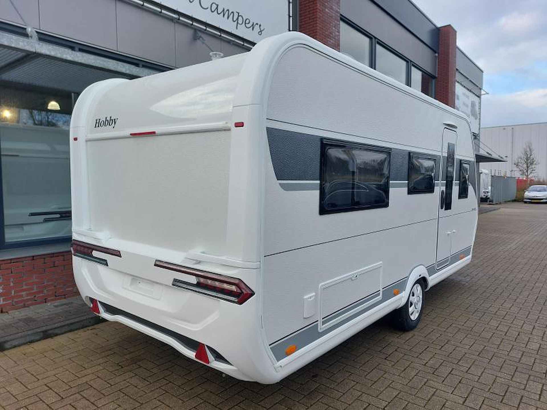 Hobby De Luxe 460 LU NIEUW!! ENKELE BEDDEN!! - 5/17