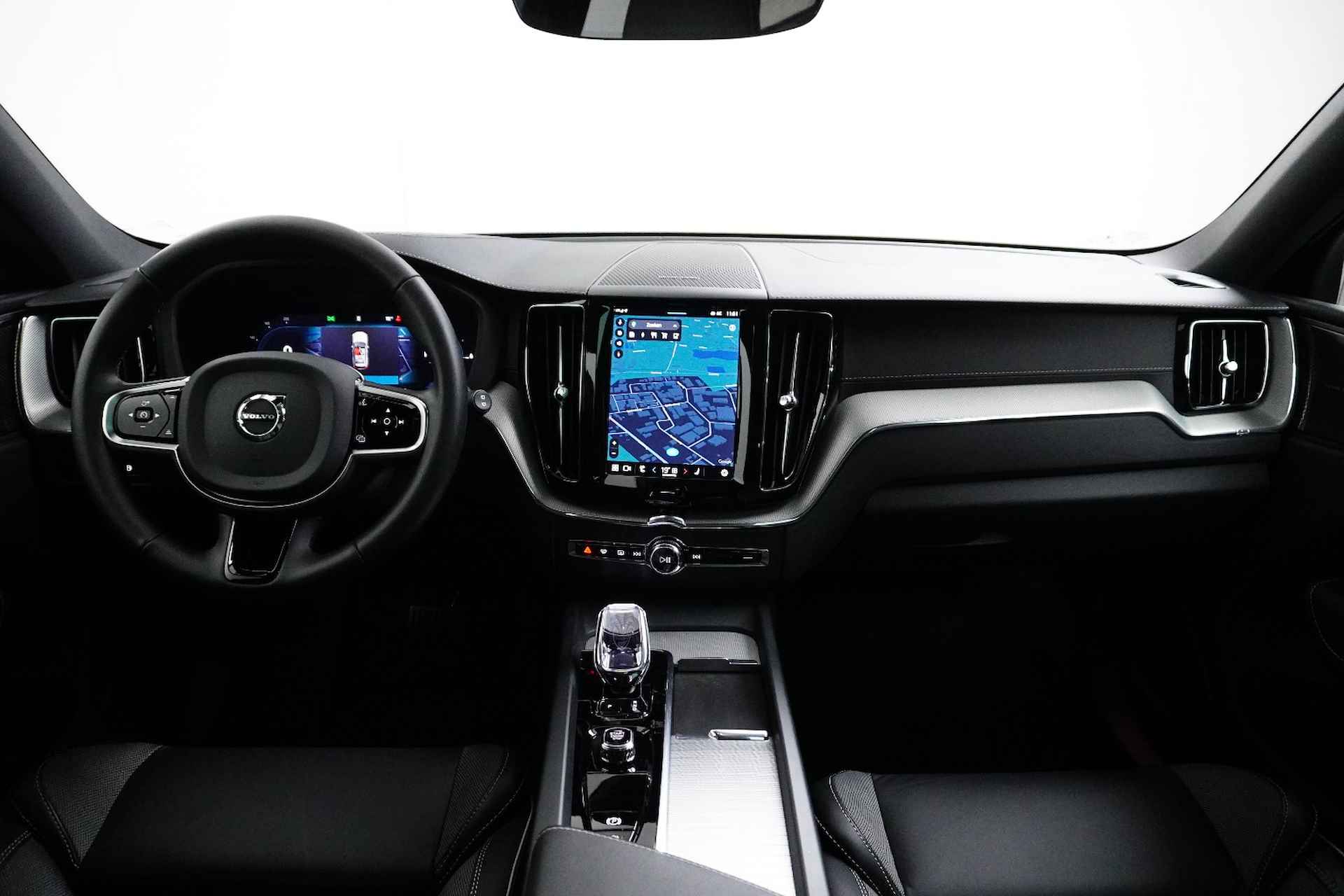 Volvo XC60 T8 455PK AWD Ultra Black Edition | 360 Camera | HUD | HK Audio | Leder dash | Adapt LED | Getint Glas - 3/23