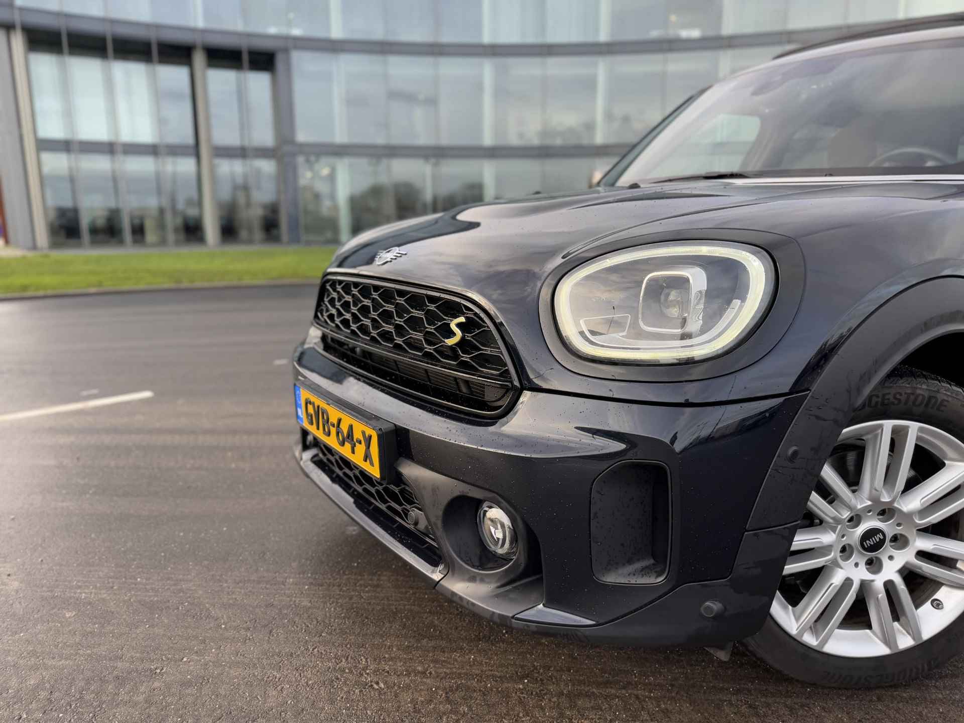 Mini Countryman 2.0 Cooper S E ALL4 Chili panorama, camera - 2/25