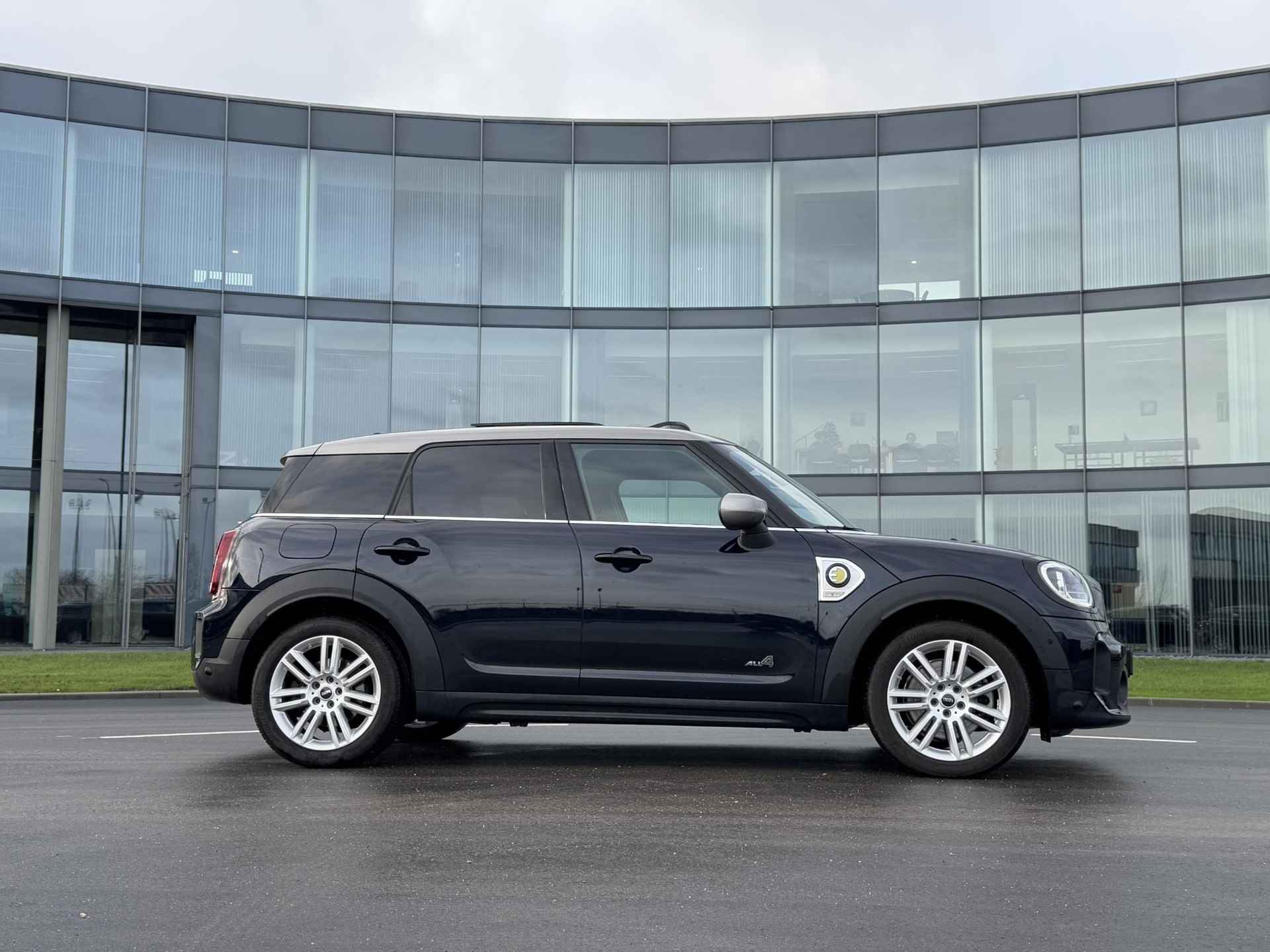 Mini Countryman 2.0 Cooper S E ALL4 Chili panorama, camera - 7/25