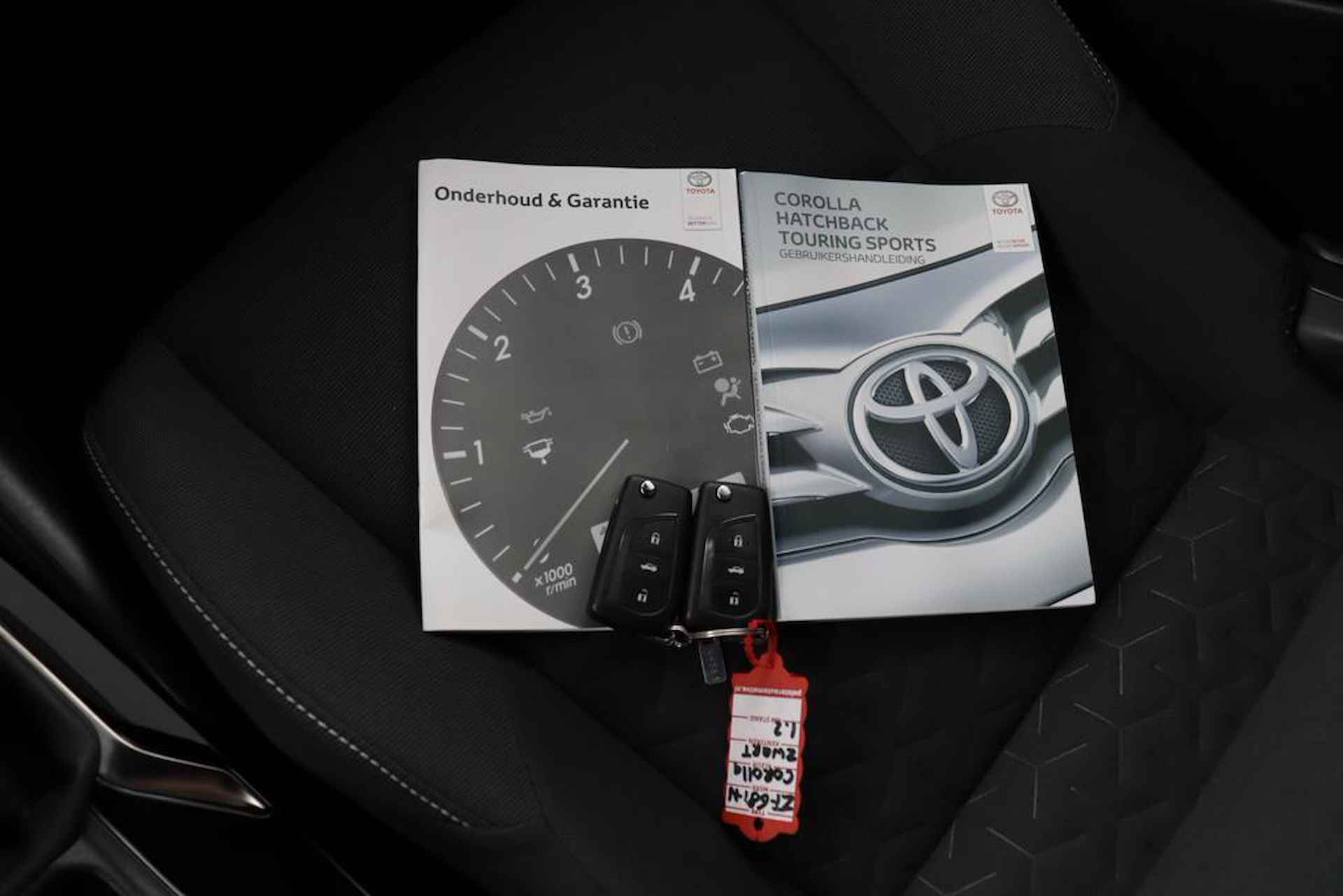 Toyota Corolla Touring Sports 1.2 Turbo Dynamic | 1.300kg Trekgewicht! | Navigatie | Achteruitrijcamera | 1e Eigenaar | Adaptieve Cruise Control | - 11/46