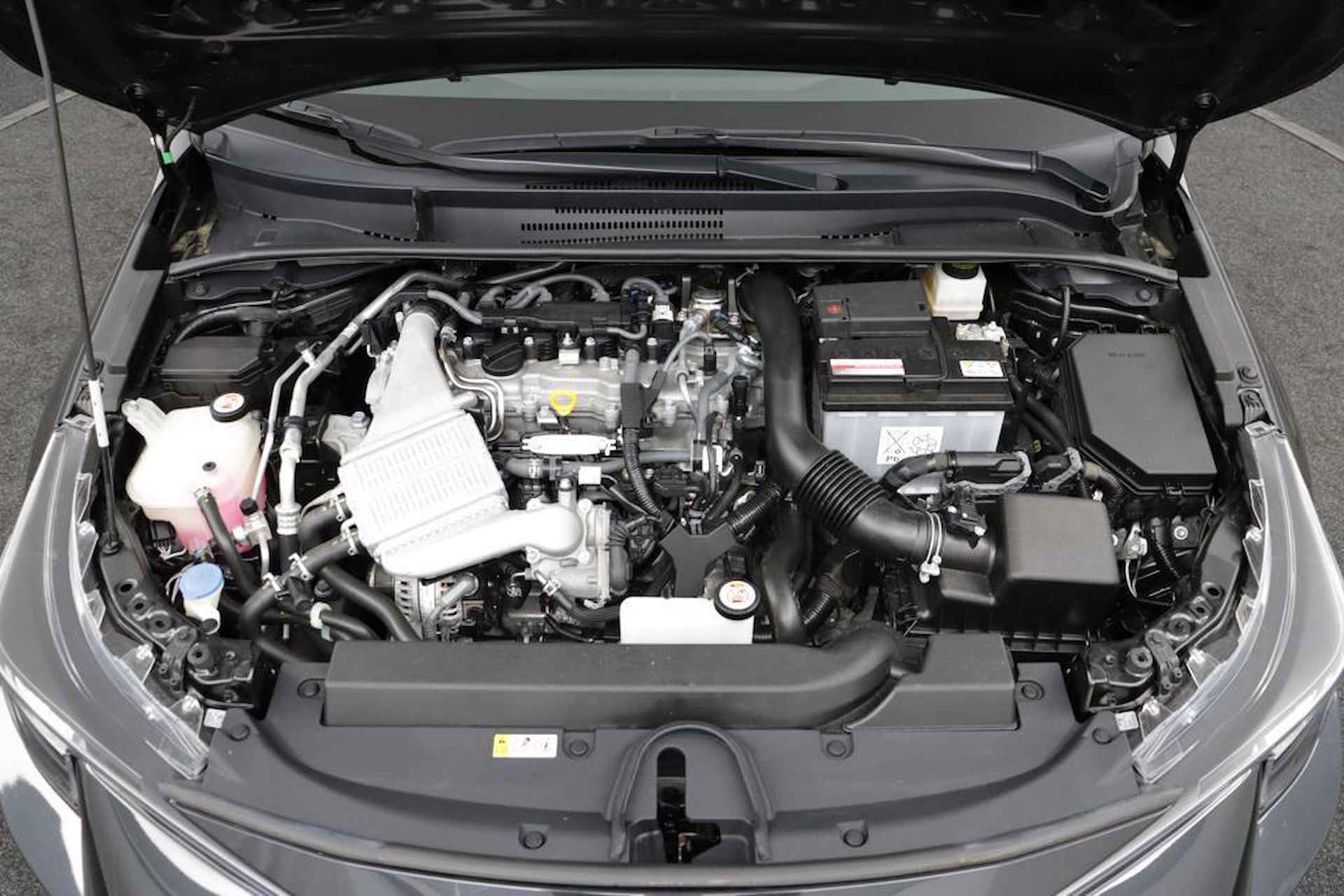 Toyota Corolla Touring Sports 1.2 Turbo Dynamic | 1.300kg Trekgewicht! | Navigatie | Achteruitrijcamera | 1e Eigenaar | Adaptieve Cruise Control | - 34/46