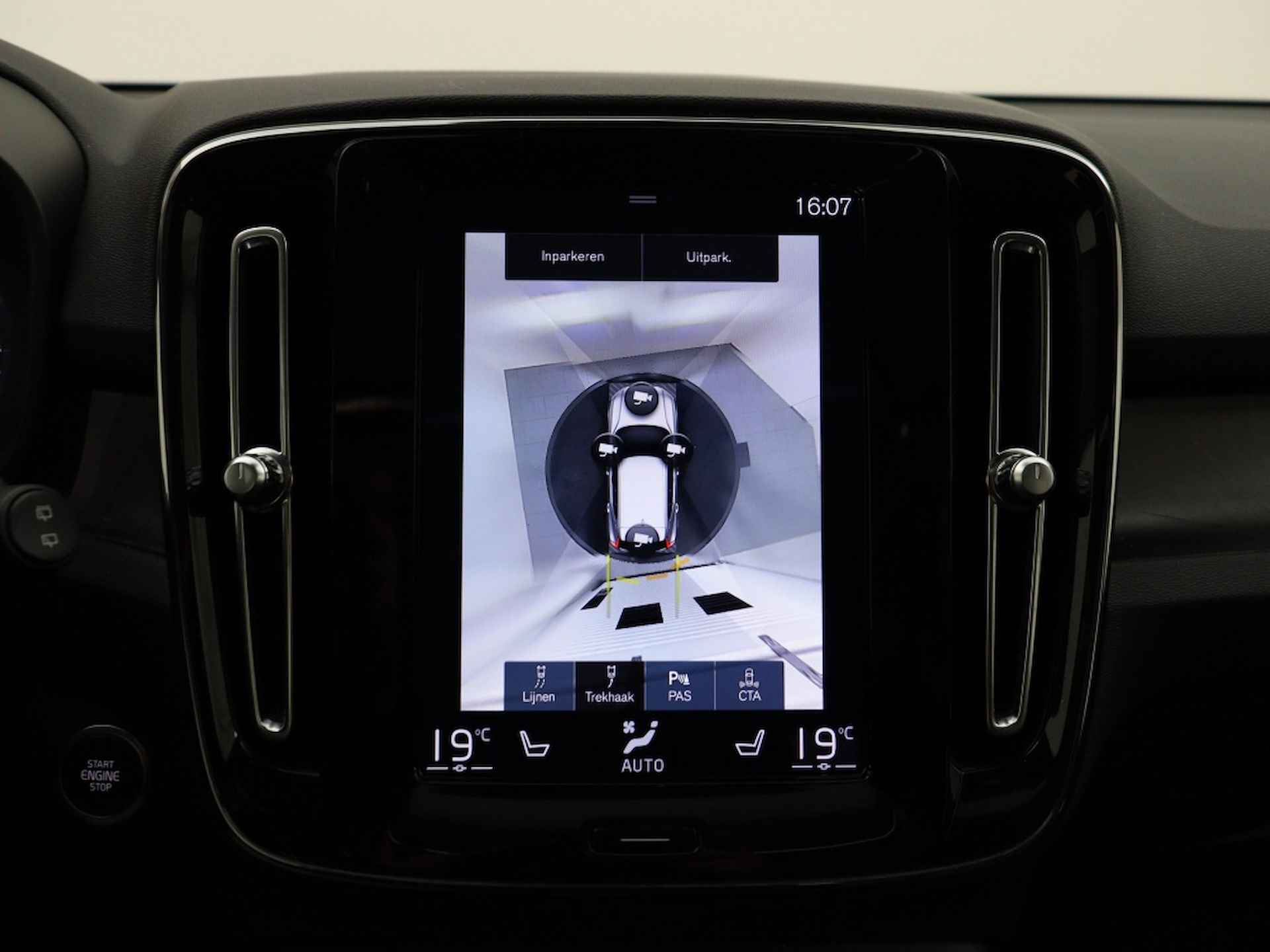 Volvo XC40 T4 PLUG-IN HYBRID ULTIMATE DARK SCHUIFDAK 360GR CAM HARMAN KARDO - 26/36