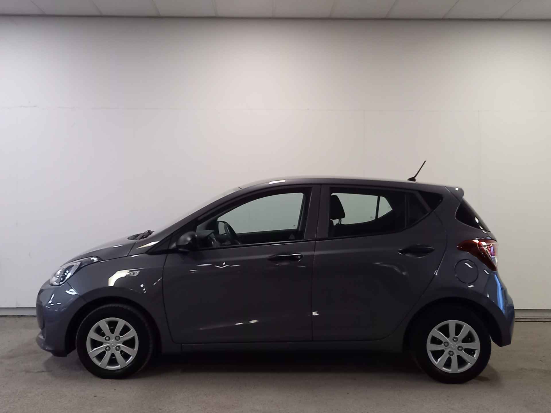 Hyundai i10 1.0i i-Motion Lage km stand, zuinige auto. - 4/28