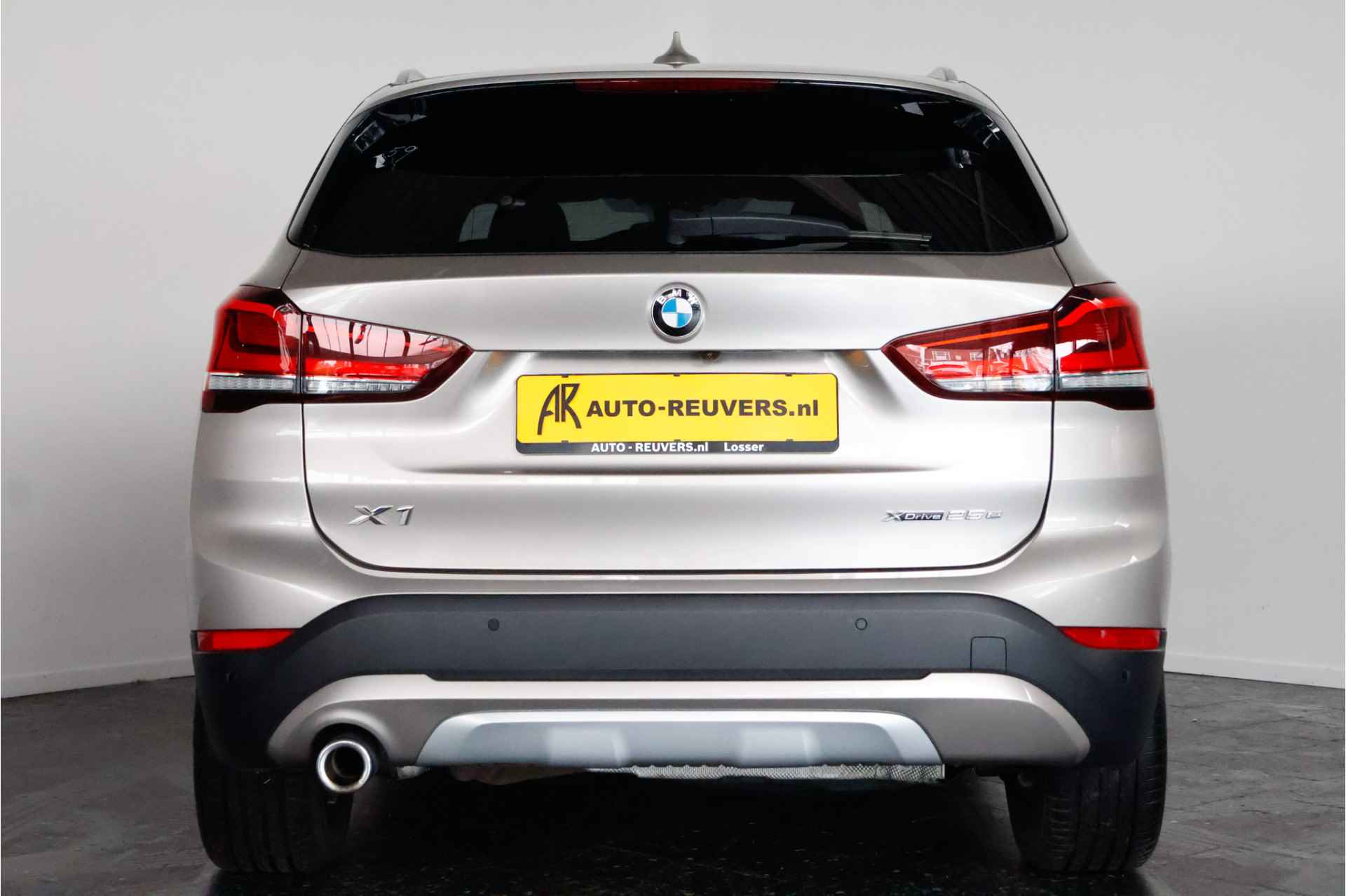 BMW X1 xDrive25e Sport X Line / LED / Navi / Camera / Leder - 8/31