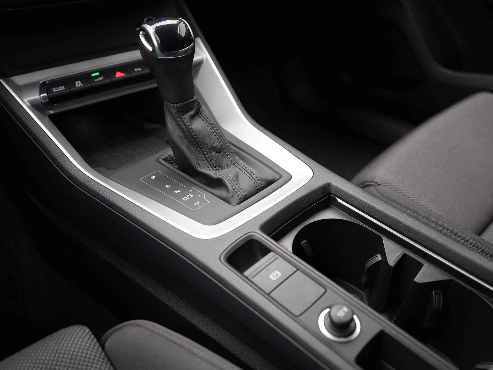 Audi Q3 45 TFSI e Advanced Edition Panoramadak / Virtual Cockpit / Navigatie - 28/49