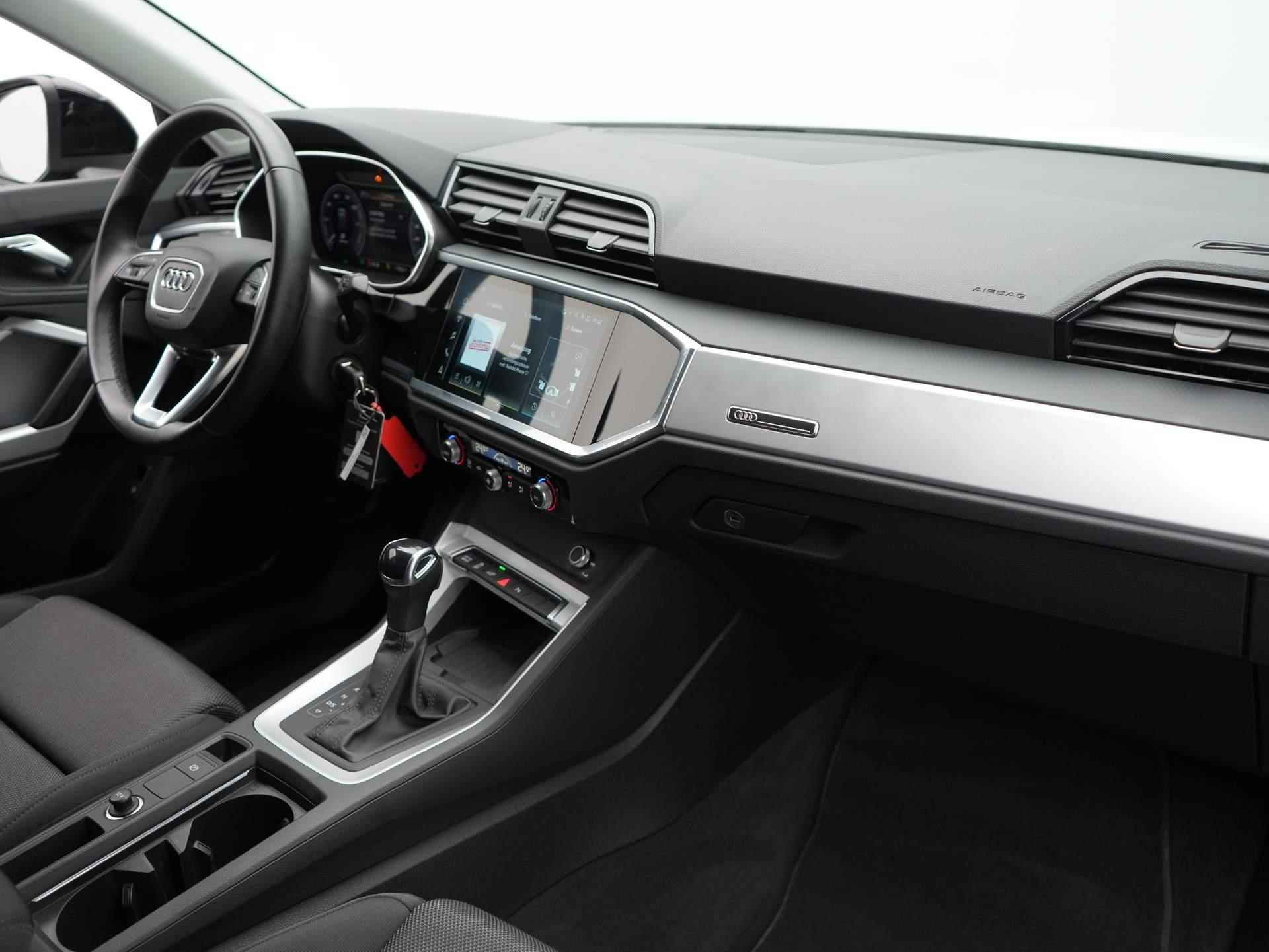 Audi Q3 45 TFSI e Advanced Edition Panoramadak / Virtual Cockpit / Navigatie - 36/49