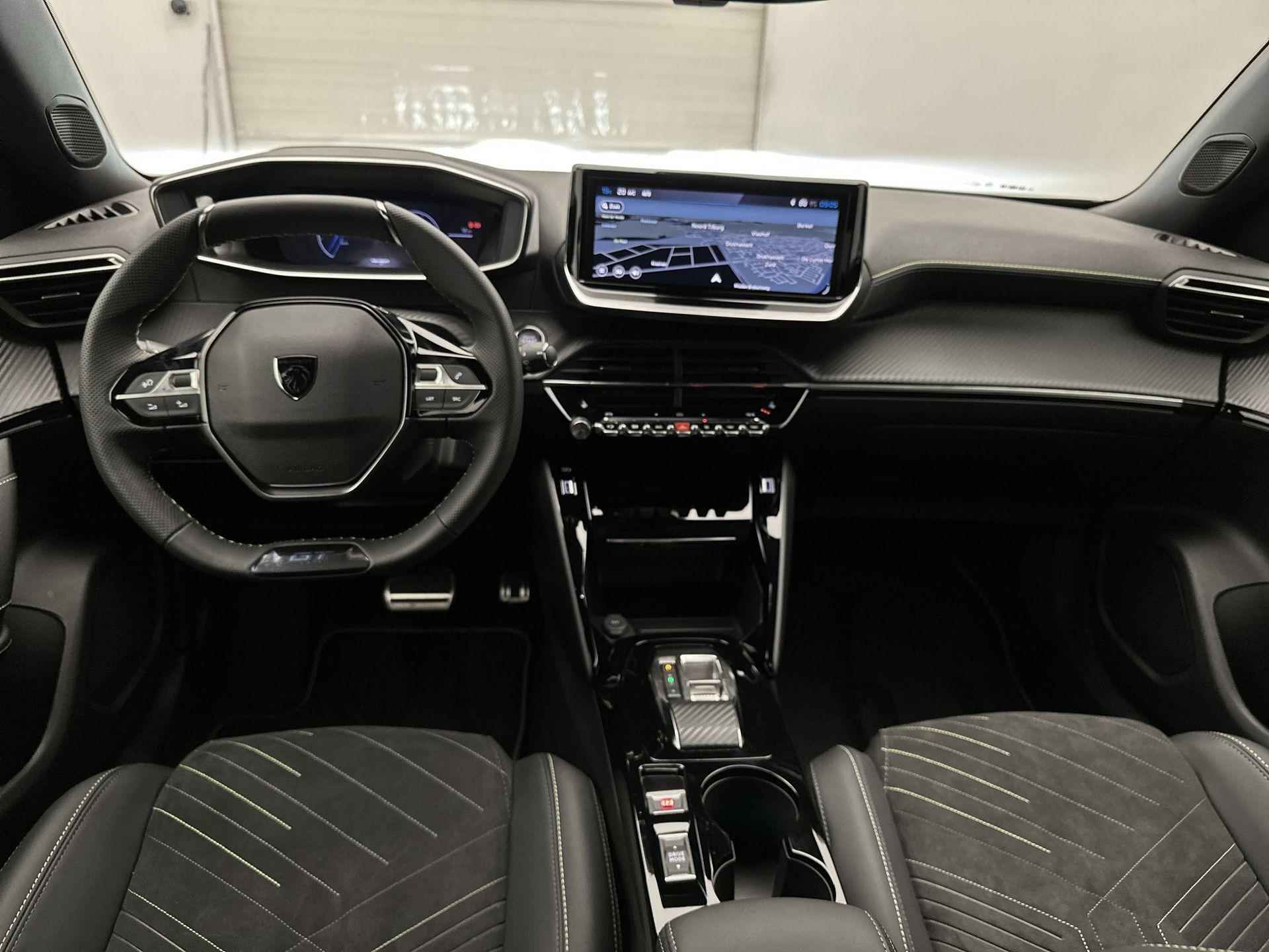 Peugeot e-2008 EV GT 54 kWh 156 pk | Navigatie | Achteruitrijcamera | Alcantara Bekleding | Warmtepomp | Keyless Entry/Start | Verwarmde Sportstoelen | Climate Control | Cruise Control | 17" Lichtmetalen Velgen | Apple Carplay/Android Auto | - 10/33