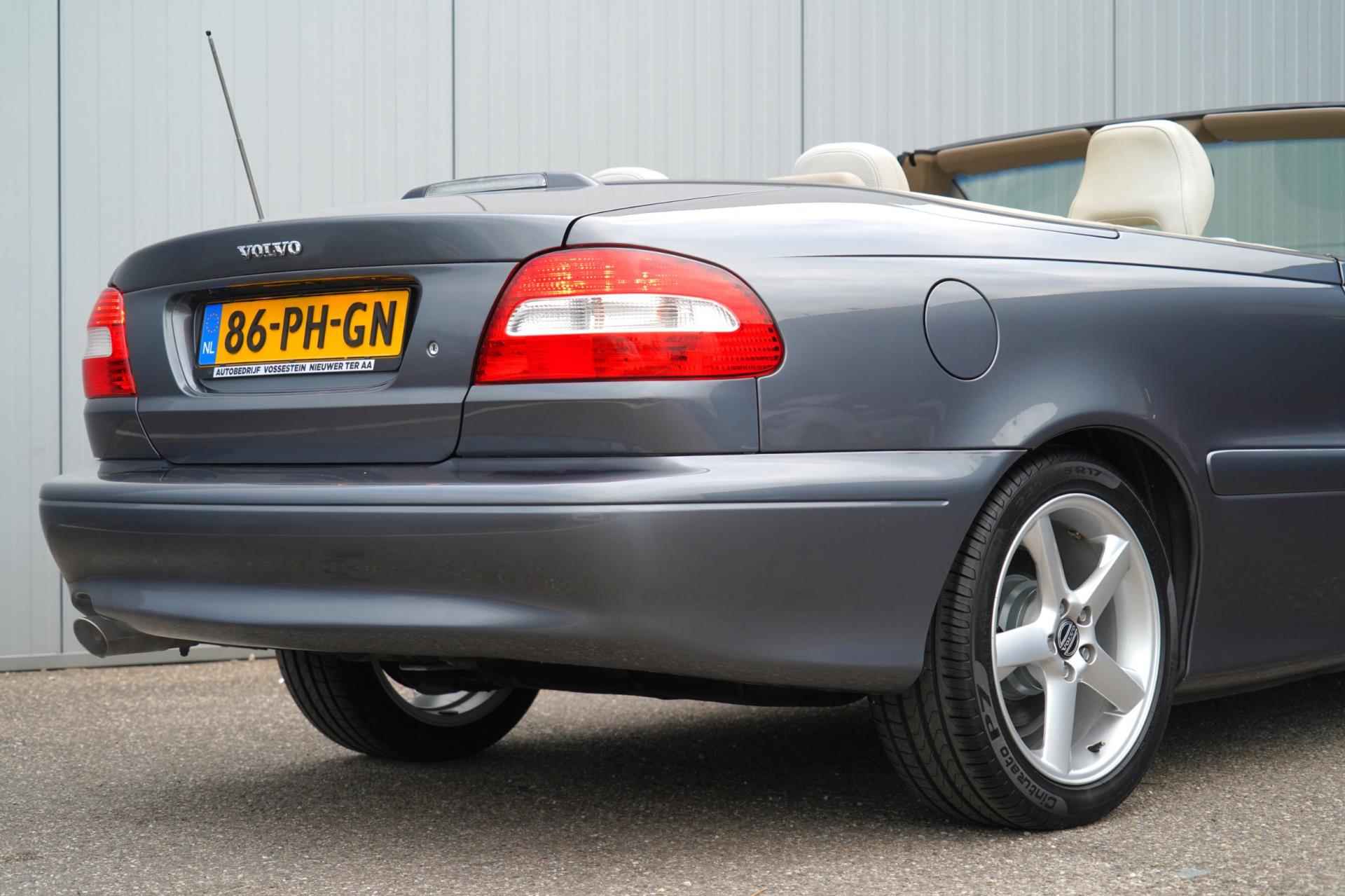 Volvo C70 Convertible 2.0 T Tourer / 1e Eigenaar / 77dkm NAP / Automaat / Leder / Cruise / Elek. Kap - 24/37