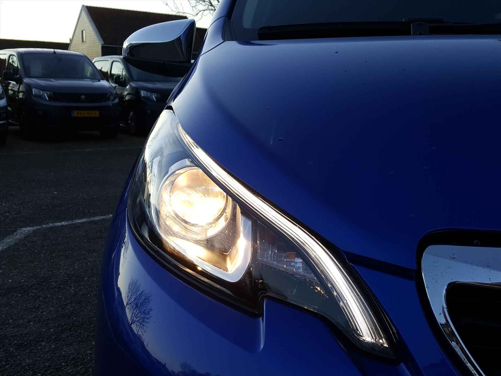 Peugeot 108 ALLURE 1.0 e-VTi-72pk 5D Navigatie via Apple&Android | Climate control | Achteruitrijcamera | LM-velgen | Bluetooth bellen & muziek | 1e eigenaar! - 35/48