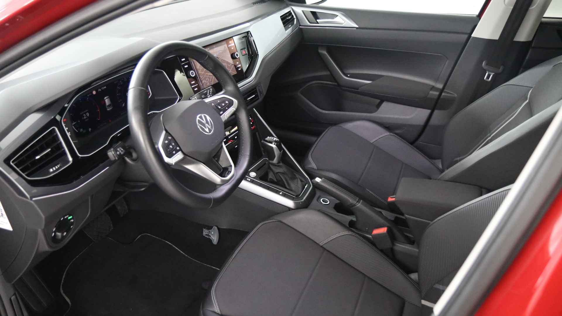 Volkswagen Taigo 1.0 TSI 110pk Style DSG / Navigatie / Stoelverwarming / Camera / Panoramadak - 17/36