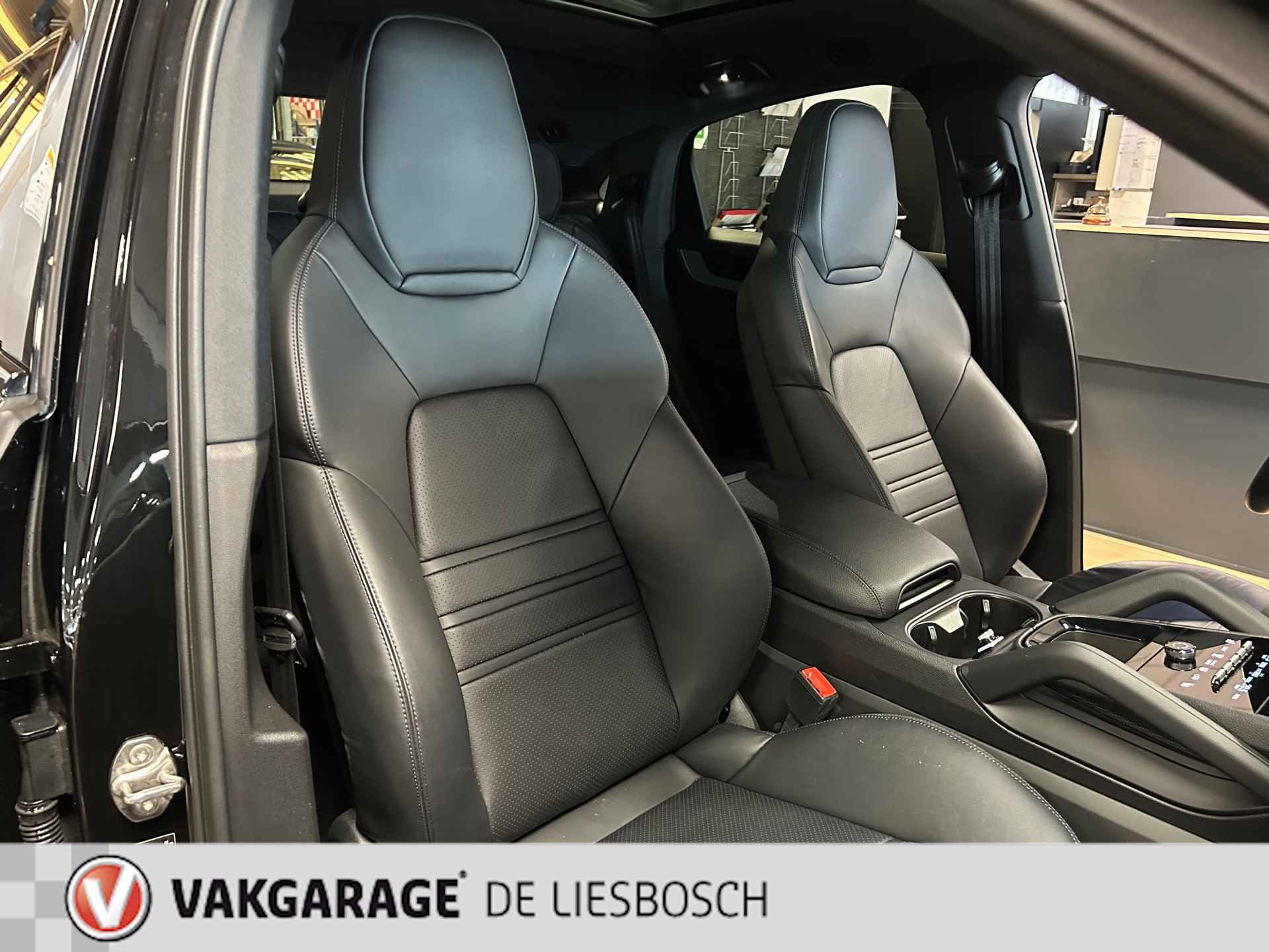 Porsche Cayenne Coupé 3.0 E-Hybrid Nieuw model / Leder / 3 beeldschermen / 22 inch / sportchrono - 29/40