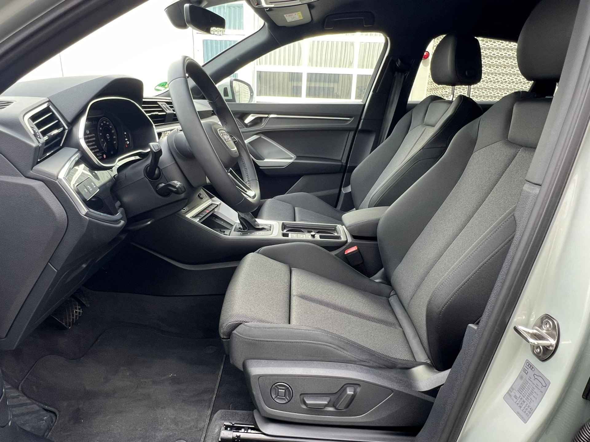 Audi Q3 Sportback Sportback 45 TFSI e 245 pk S-Tronic Advanced edition | Navigatie | Sportstoelen | Elek. verstelbare voorstoelen | Geheugenfuncti - 10/18