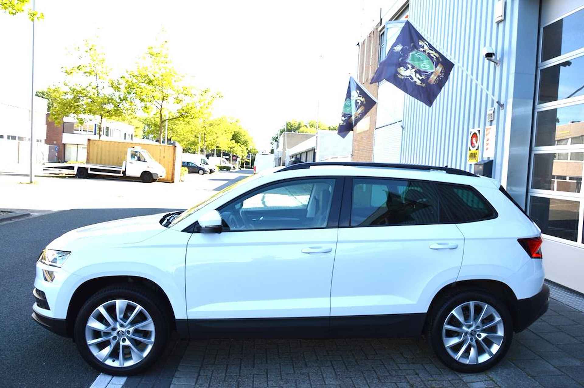 Skoda KAROQ 1.5 TSI ACT Style AUT CAM/LMV-18/LEER/NAVI/PANO - 16/68