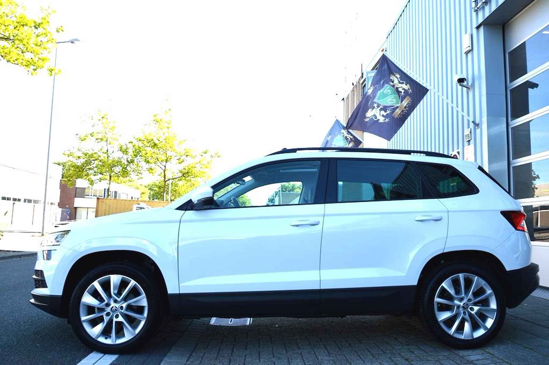 Skoda KAROQ 1.5 TSI ACT Style AUT CAM/LMV-18/LEER/NAVI/PANO - 22/68