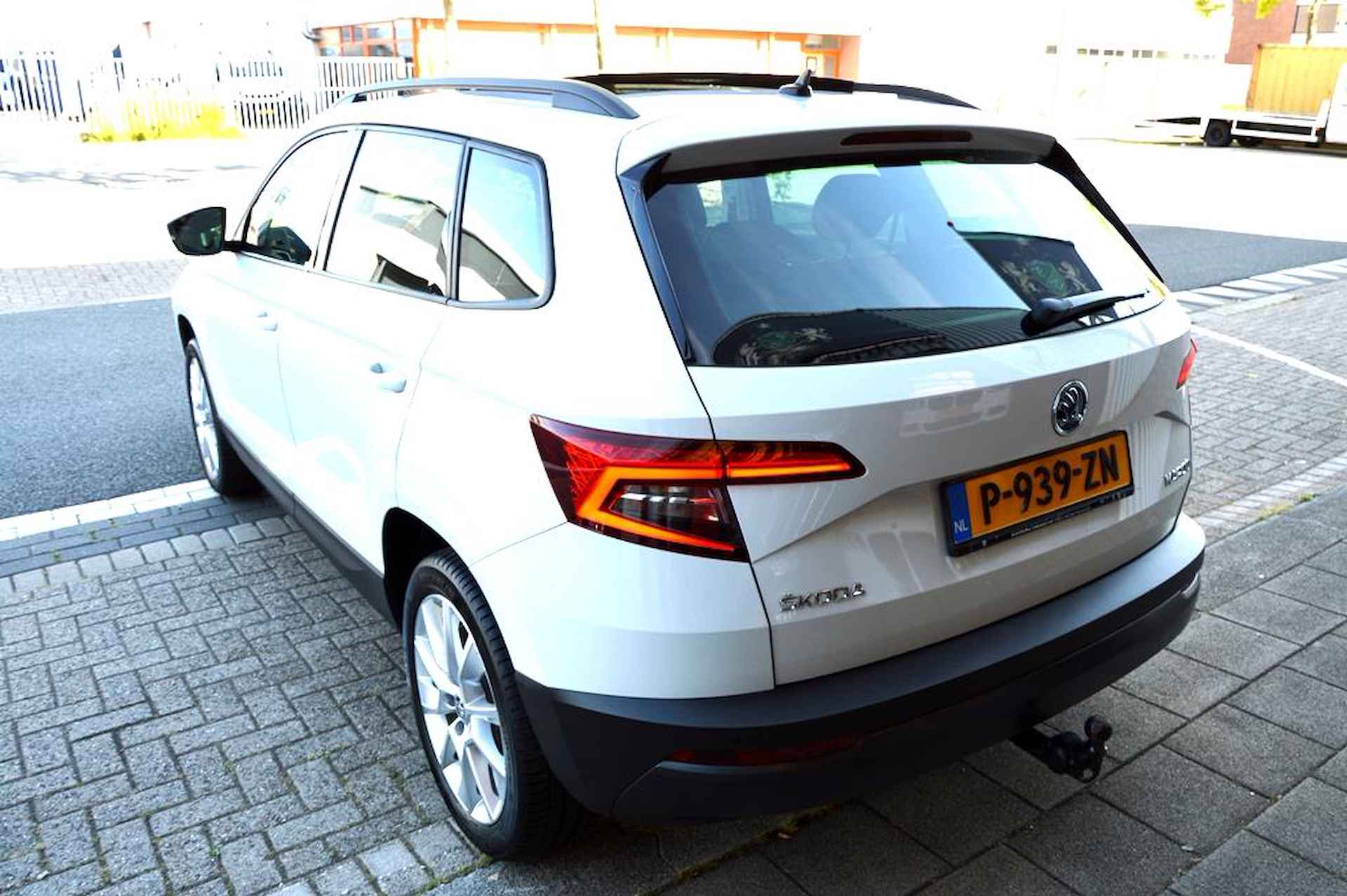 Skoda KAROQ 1.5 TSI ACT Style AUT CAM/LMV-18/LEER/NAVI/PANO - 23/68