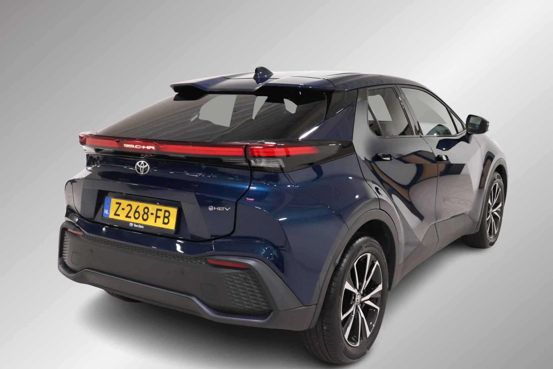 Toyota C-HR 1.8 Hybrid 140 First Edition BSM, Apple Carplay/Android Auto, Parkeersensoren voor en achter, Parkeerhulpcamera achter, Cruise & Climate control, NAVI! - 2/32