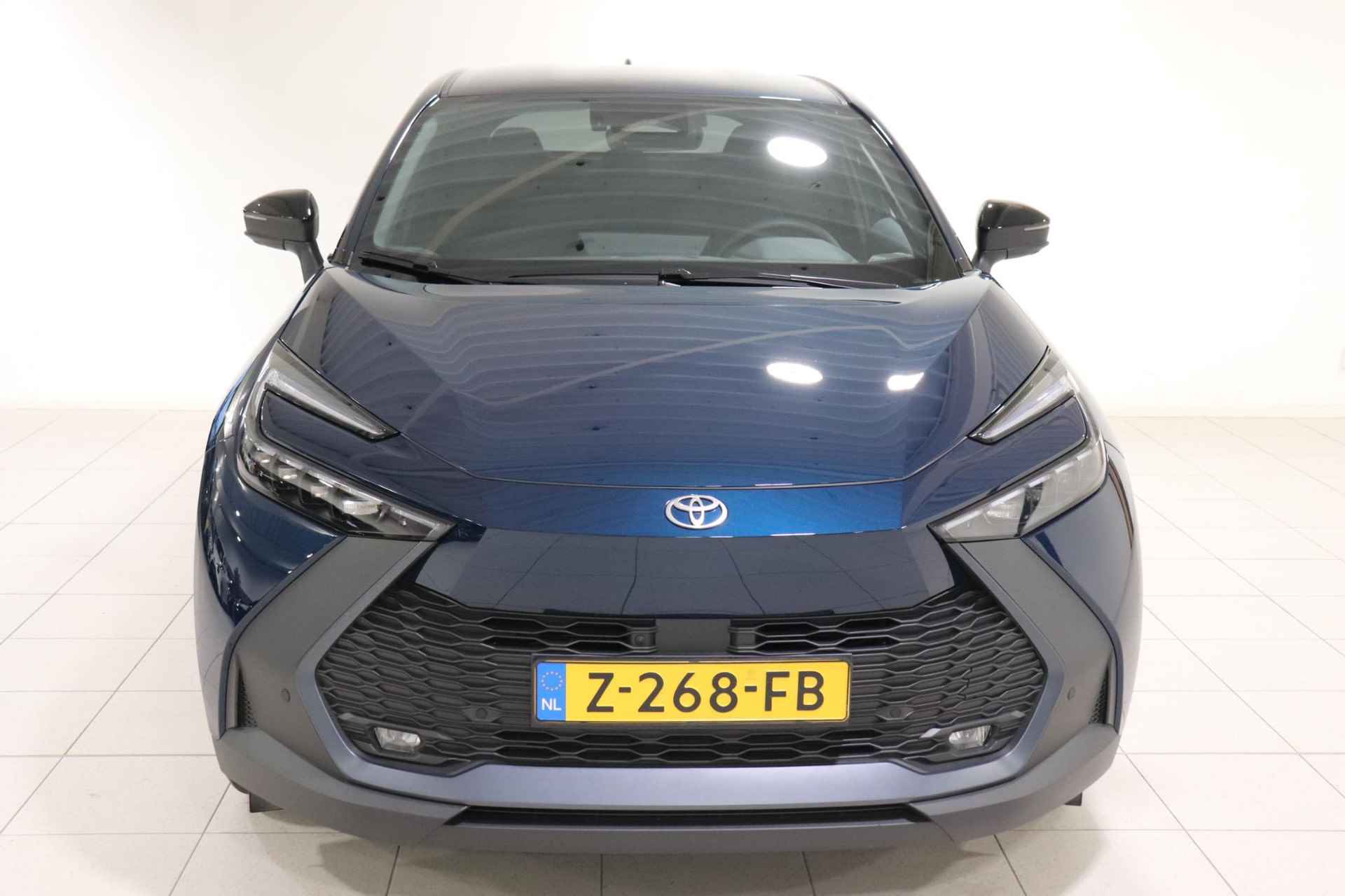 Toyota C-HR 1.8 Hybrid 140 First Edition BSM, Apple Carplay/Android Auto, Parkeersensoren voor en achter, Parkeerhulpcamera achter, Cruise & Climate control, NAVI! - 11/32