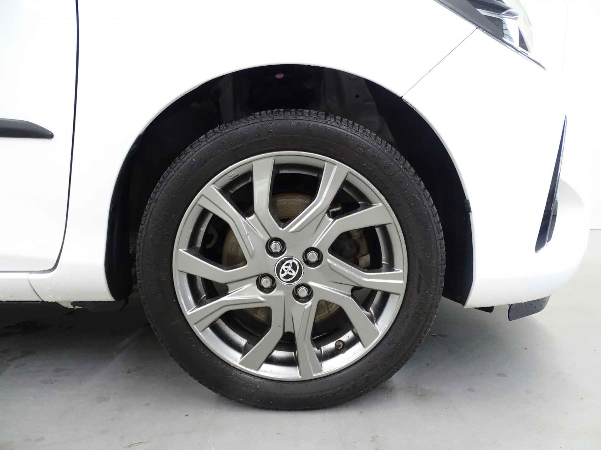 Toyota Yaris 1.5 Hybrid Comfort | Climate contol | Cruise control | Lichtmetalen velgen - 11/24