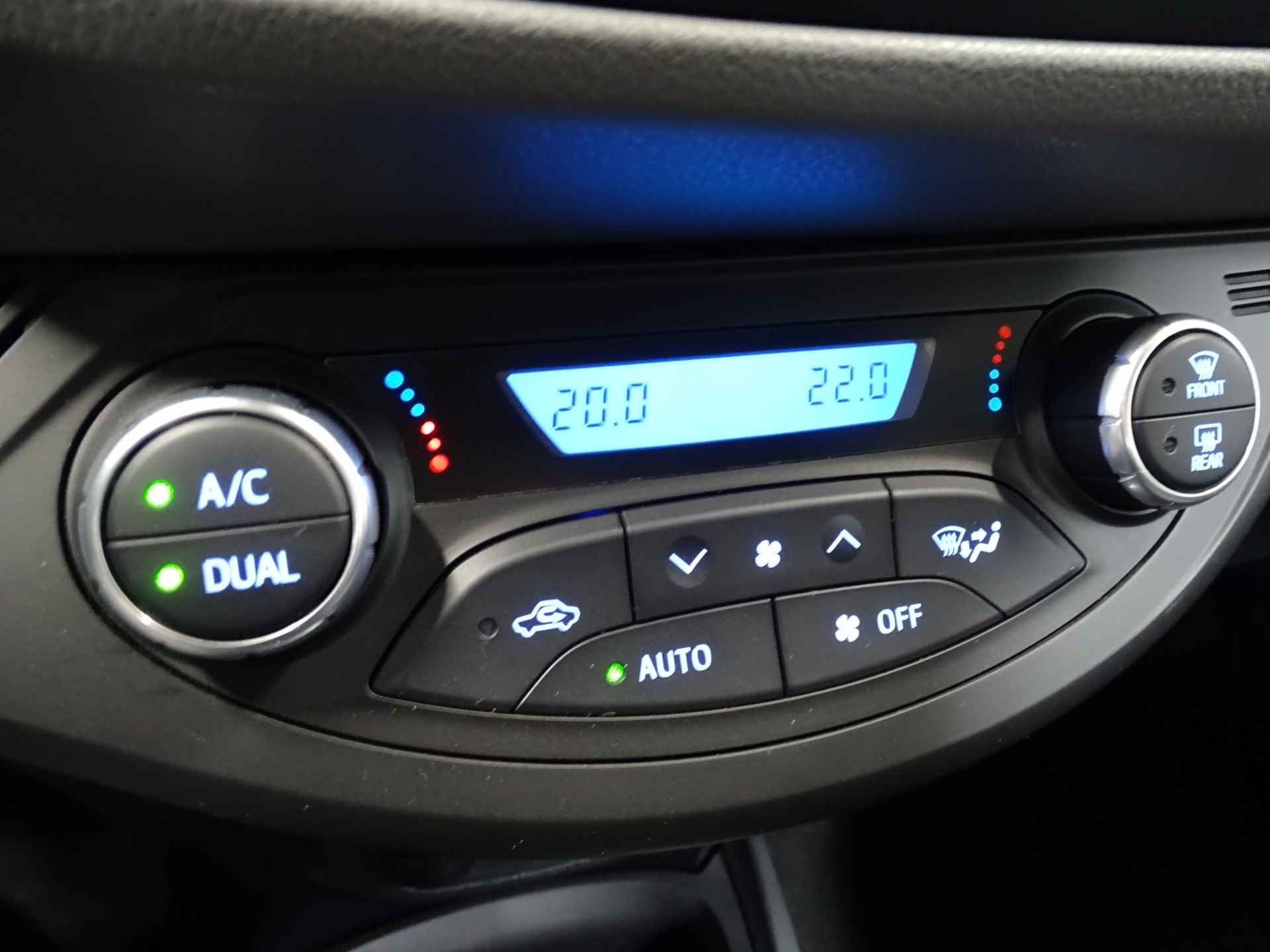 Toyota Yaris 1.5 Hybrid Comfort | Climate contol | Cruise control | Lichtmetalen velgen - 17/24