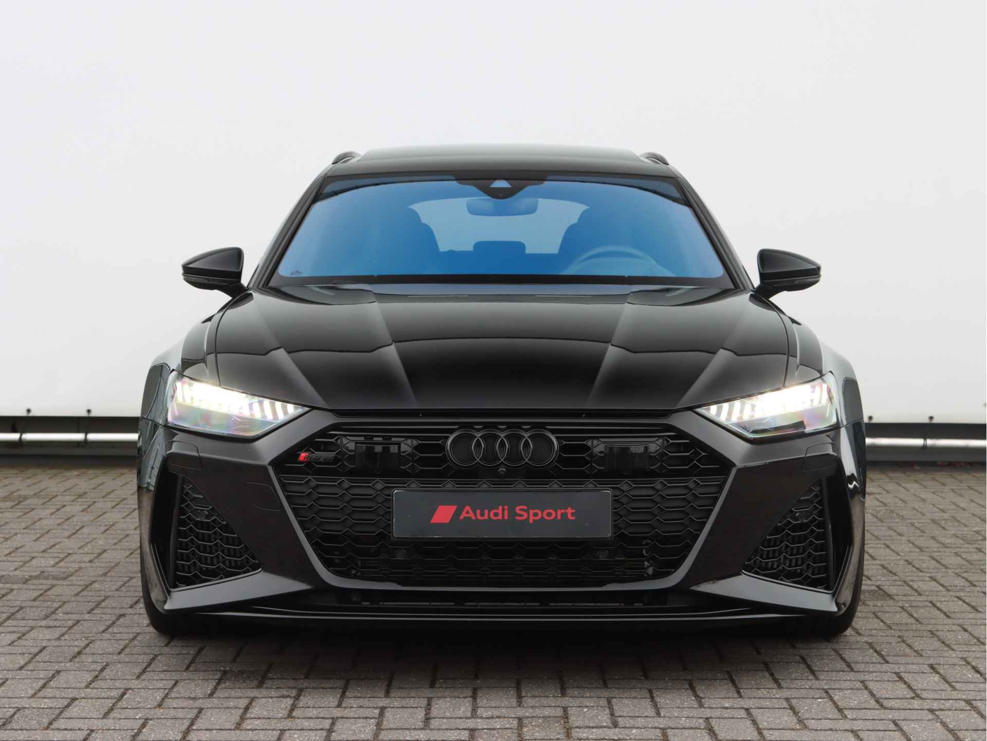 Audi RS6 Avant 4.0 TFSI quattro 600pk | 305km/u | Keramisch | B&O | Vierwielbesturing | Pano | Head-up | Servo | Trekhaak | 22" Velgen | Stoelventilatie | Stoelverwarming v+a - 18/55