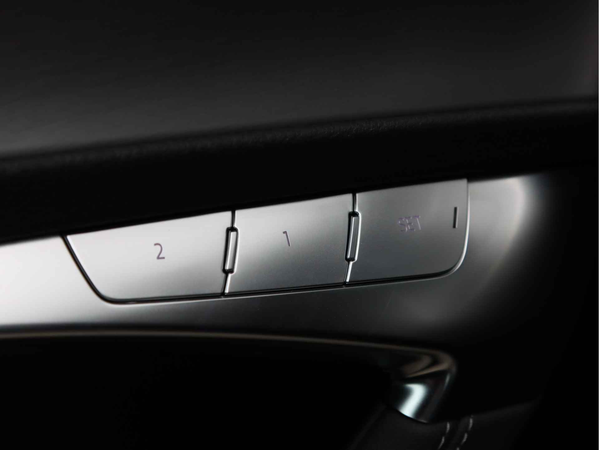 Audi RS6 Avant 4.0 TFSI quattro 600pk | 305km/u | Keramisch | B&O | Vierwielbesturing | Pano | Head-up | Servo | Trekhaak | 22" Velgen | Stoelventilatie | Stoelverwarming v+a - 44/55