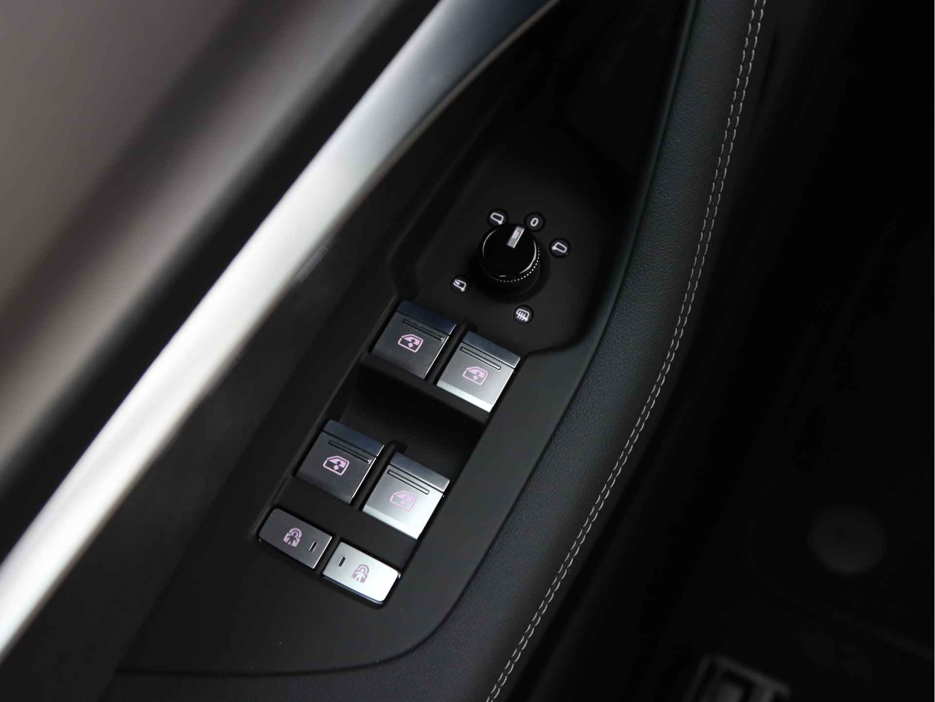 Audi RS6 Avant 4.0 TFSI quattro 600pk | 305km/u | Keramisch | B&O | Vierwielbesturing | Pano | Head-up | Servo | Trekhaak | 22" Velgen | Stoelventilatie | Stoelverwarming v+a - 45/55