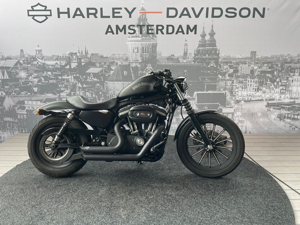 Harley-Davidson IRON 883