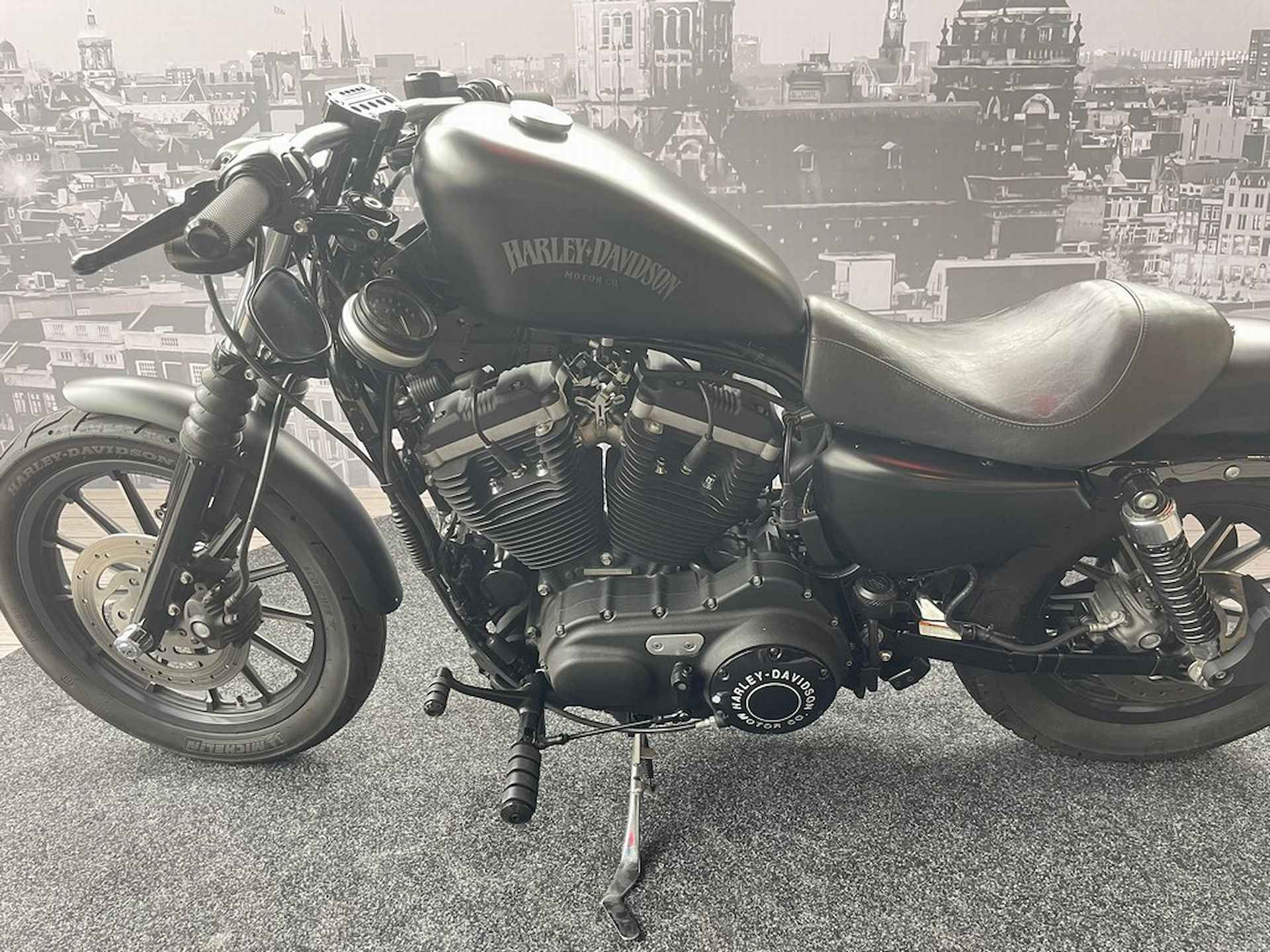 Harley-Davidson IRON 883 - 5/8