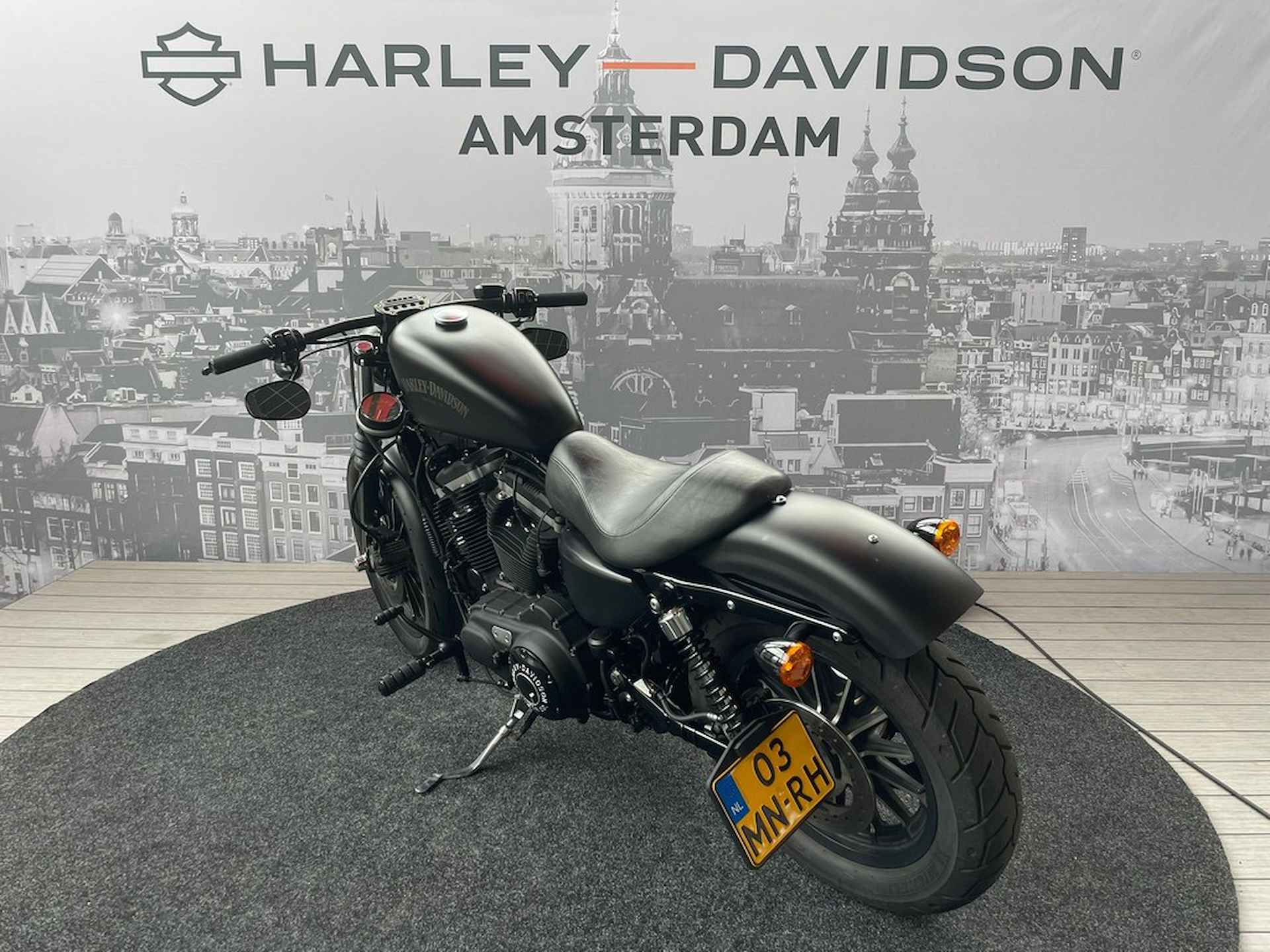 Harley-Davidson IRON 883 - 6/8