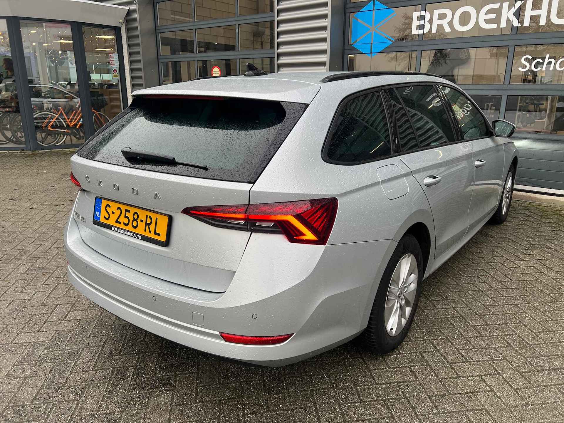 Škoda Octavia Combi 1.0 TSI 110 pk Business Edition | Trekhaak wegklapbaar | Navigatie | Elektrische achterklep | - 9/40