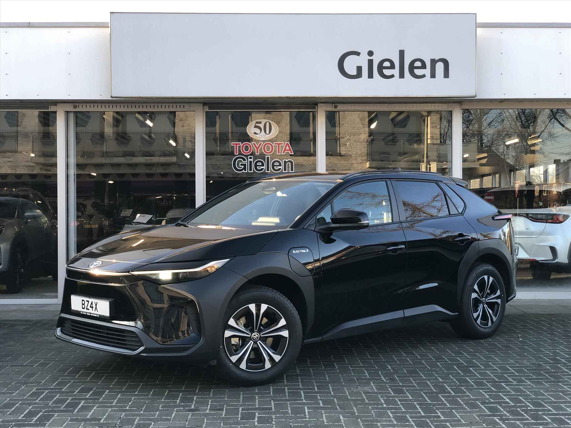 Toyota Bz4x 71,4 kWh 204pk Dynamic | Groot scherm, 360 Camera, Parkeersensoren, Elektrische achterklep, LED, Stoel + Stuurverwarming