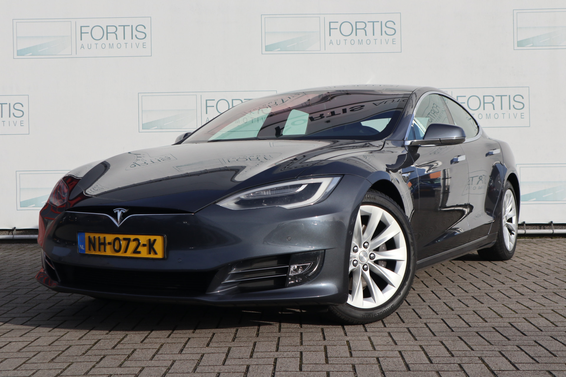 Tesla Model S 75 Base Gratis Supercharging! NL Auto! 1E Eig/ / NEXT GEN Stoelen/ Garantie Batterij T/M 02-02-2025/ Garantie Aandrijf unit 02-02-2025/ Camera/ Stoelverw/ Leder Bekled/  LED/ Cruise/ bij viaBOVAG.nl