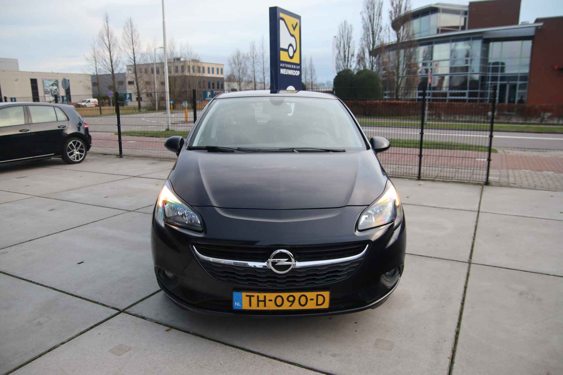 Opel Corsa 1.4 16v Favourite + pack PDC, Navi-Carplay, Cruise, vol optie!  LENTE UITVERKOOP! - 2/37