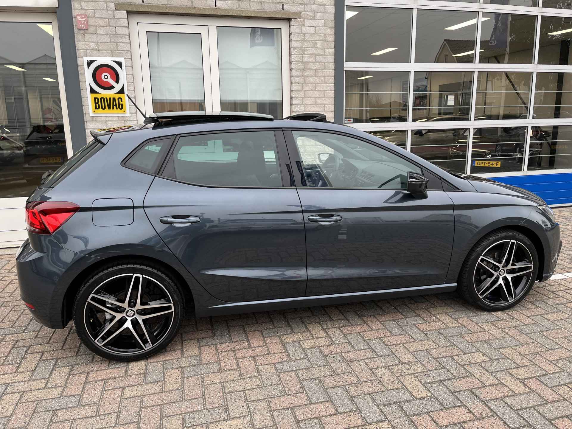 SEAT Ibiza 1.0 TSI FR / AUTOMAAT/ PANO/ BEATS AUDIO/ CAMERA/ PARK. SENSOREN/ STOEL VERWARM./ CRUISE/ LED/ APP CONNECT/ CLIMA/ DAB/ - 36/40