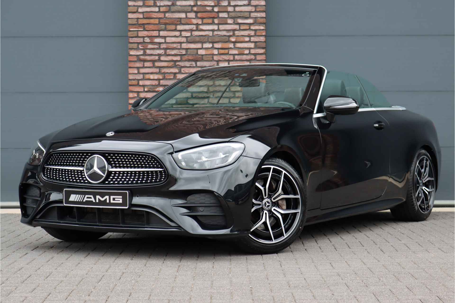 Mercedes-Benz E-Klasse Cabrio 200 AMG Line Aut9 | Airscarf | Aircap | Cabriocomfortpakket | Dodehoekassistent | Camera | Augmented Reality | Stoelverwarming | Cruise Control | Ergonomiepakket |