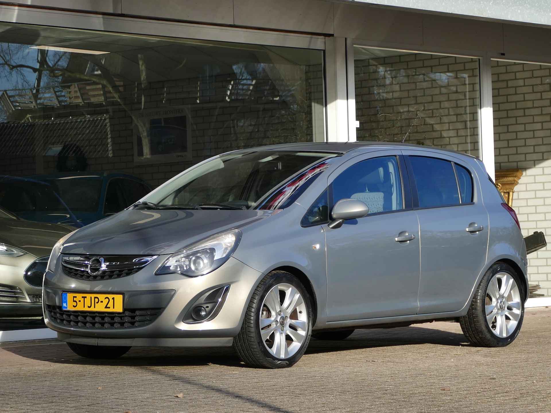 Opel Corsa 1.4-16V Cosmo | trekhaak | all-season-banden | parkeersensoren - 35/43