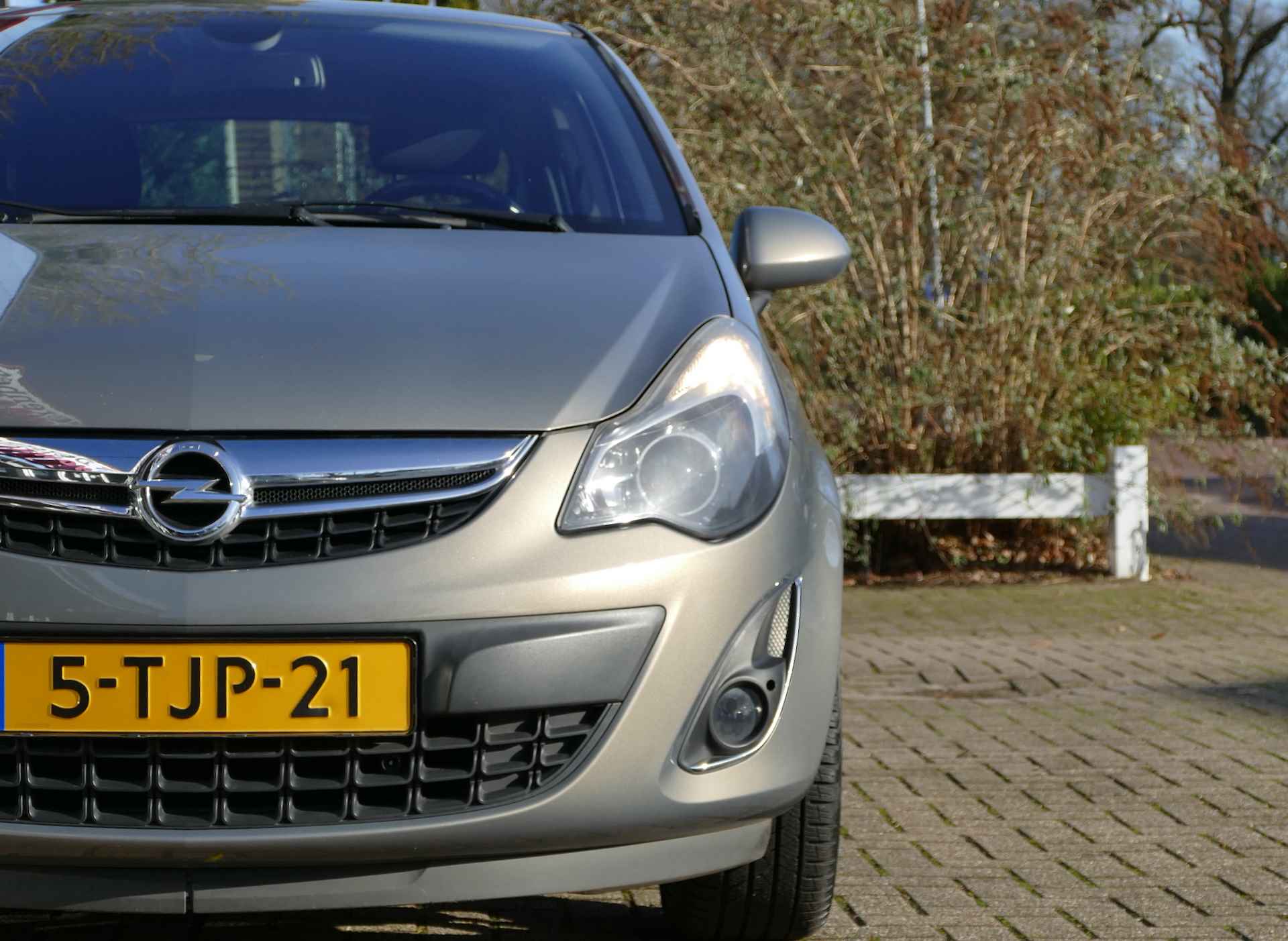 Opel Corsa 1.4-16V Cosmo | trekhaak | all-season-banden | parkeersensoren - 40/43