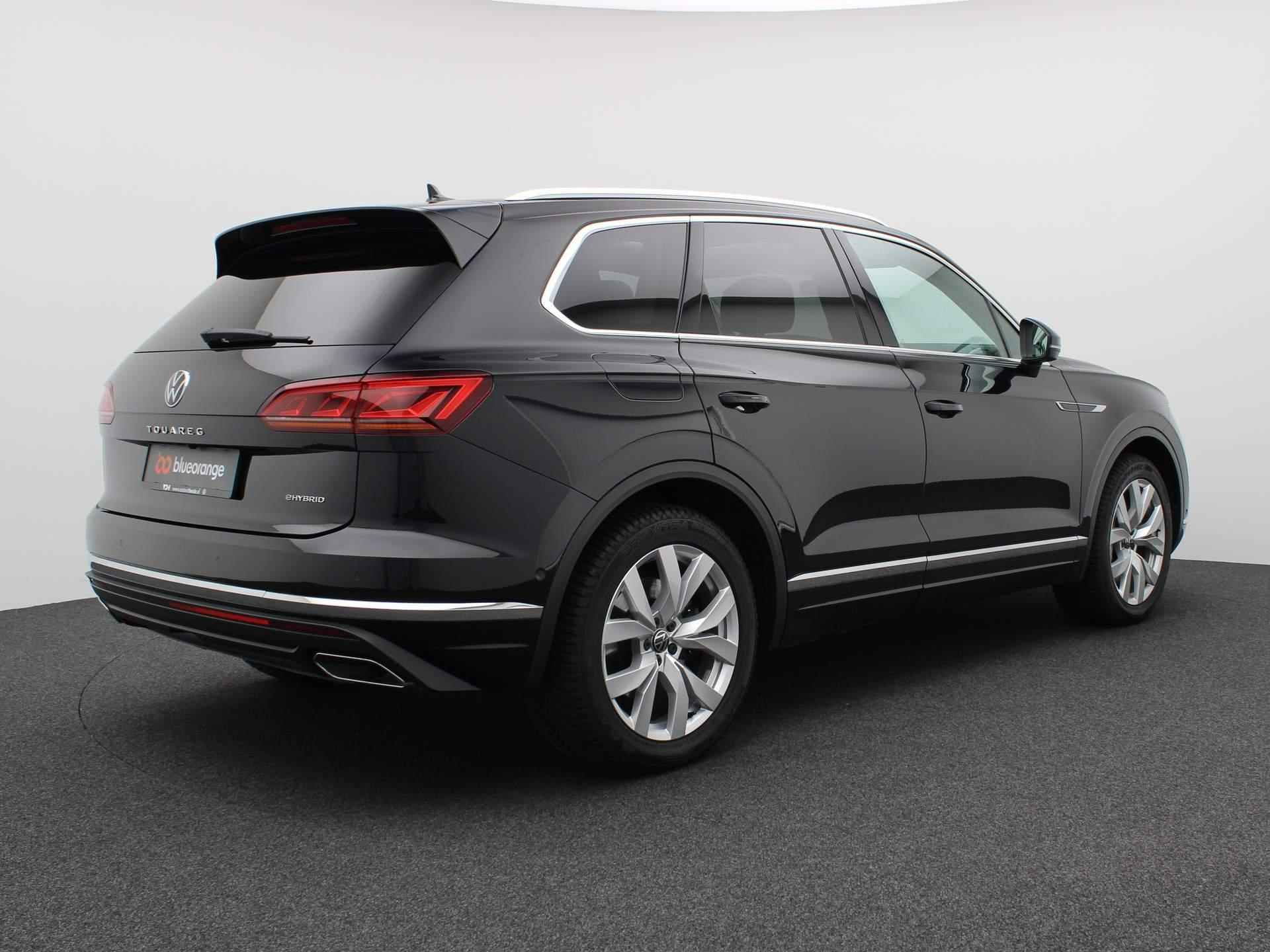 Volkswagen Touareg 3.0 TSi eHybrid Elegance 4MOTION 340PK DSG Panoramadak, trekhaak, 360 gr. camera, leder, stoel-verwarming/ventilatie,  luchtvering, head-up, Dynaudio, 20" lichtmetaal - 3/56