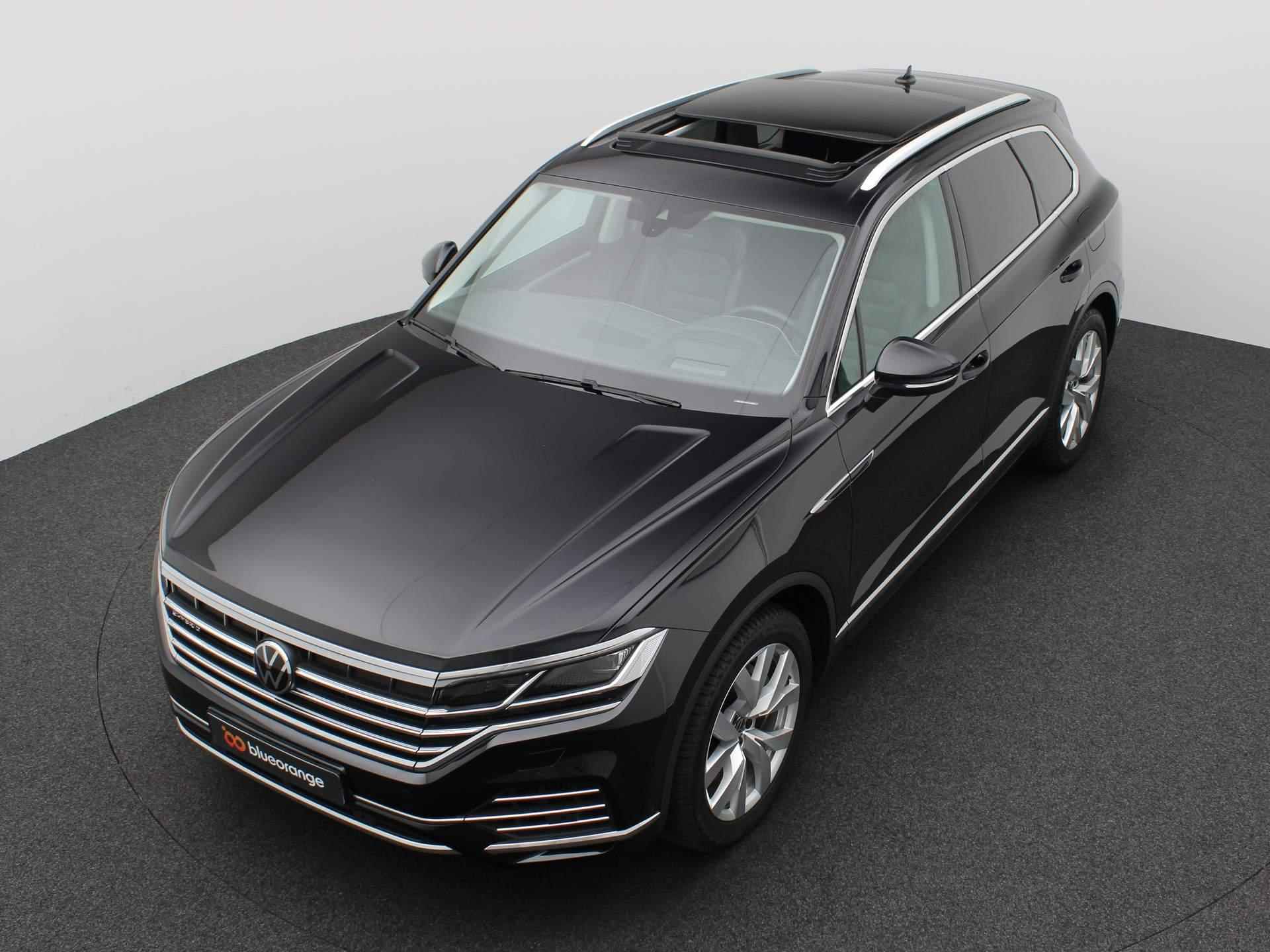 Volkswagen Touareg 3.0 TSi eHybrid Elegance 4MOTION 340PK DSG Panoramadak, trekhaak, 360 gr. camera, leder, stoel-verwarming/ventilatie,  luchtvering, head-up, Dynaudio, 20" lichtmetaal - 14/56