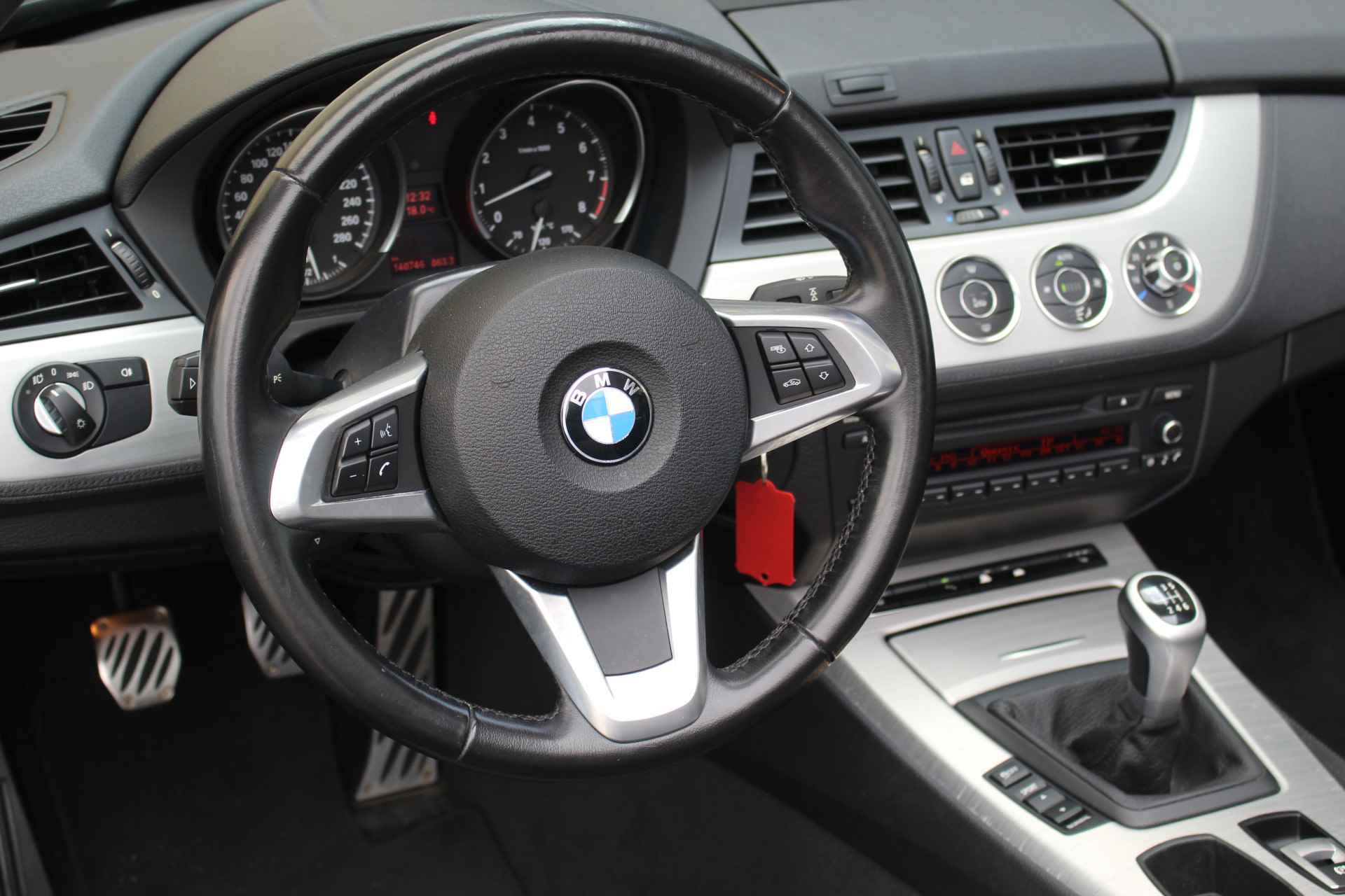 BMW Z4 Roadster sDrive30i Executive 6-CIL. | 258PK | Leder | 19"LMV | Stoelverw. | Xenon | PDC - 4/37