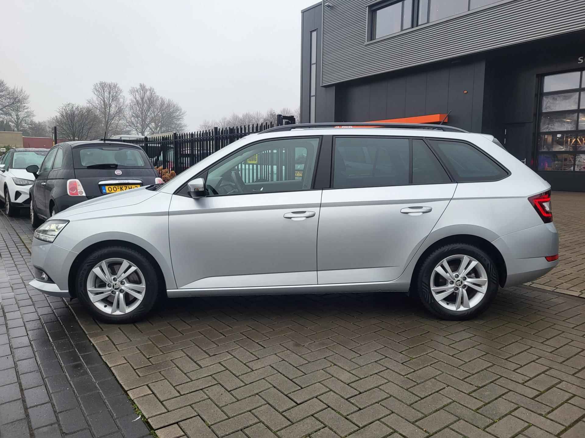 Skoda Fabia Combi 1.0 TSI Style | Met afneembare trekhaak, AppleCarPlay/AndroidAuto, navigatie, cruise control en stoelverwarming - 4/31