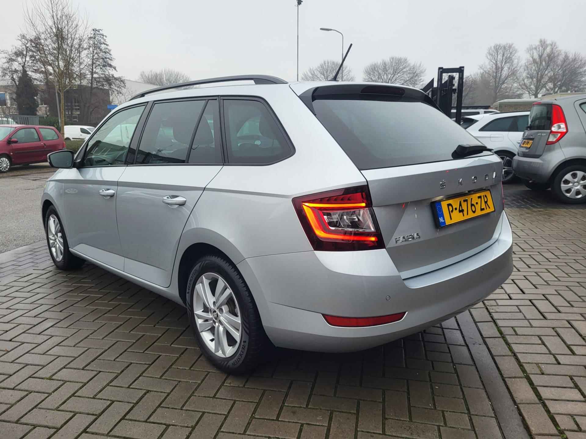 Skoda Fabia Combi 1.0 TSI Style | Met afneembare trekhaak, AppleCarPlay/AndroidAuto, navigatie, cruise control en stoelverwarming - 5/31