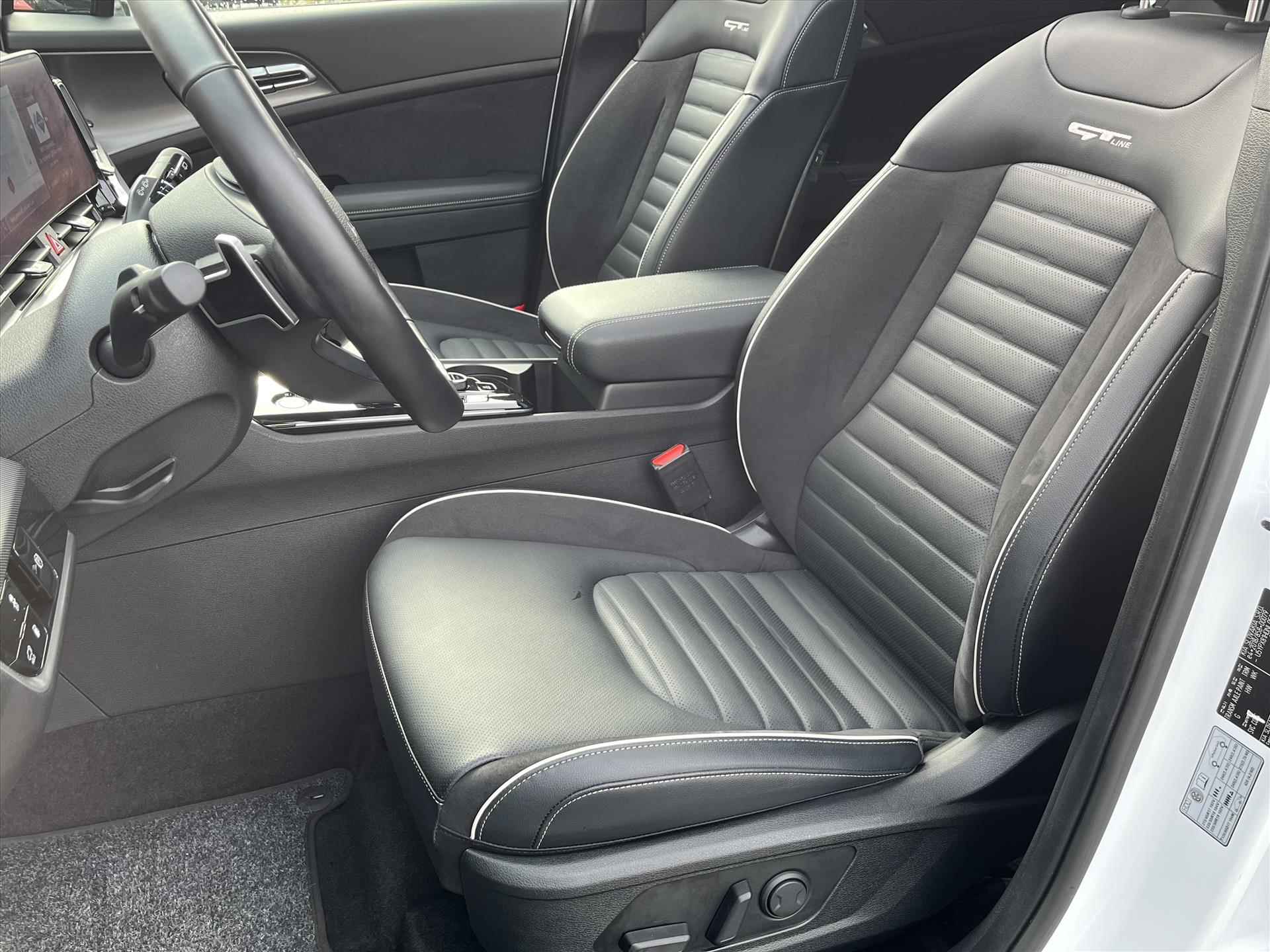 Kia Sportage 1.6 T-GDi 265pk Plug-In Hybrid AT6 4WD GT-Line | Panoramisch schuifdak | Harman kardon | Parkeer Camera | Stoel verwarming voor en achter | - 4/36