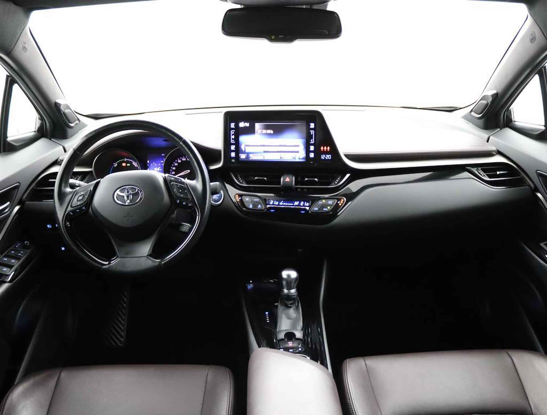 Toyota C-HR 1.8 Hybrid Premium | Full map navigatie | Camera | 1/2 lederen bekleding | All season banden | - 4/51
