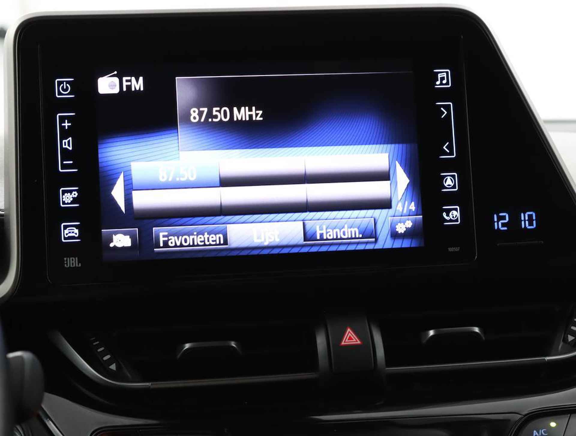 Toyota C-HR 1.8 Hybrid Premium | Full map navigatie | Camera | 1/2 lederen bekleding | All season banden | - 9/51
