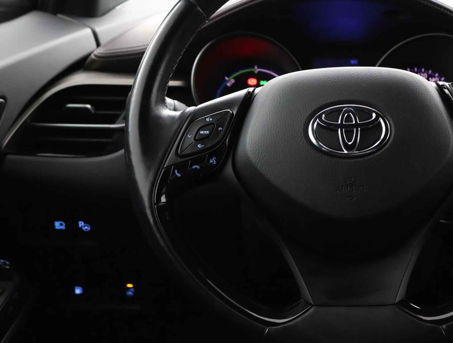 Toyota C-HR 1.8 Hybrid Premium | Full map navigatie | Camera | 1/2 lederen bekleding | All season banden | - 19/51