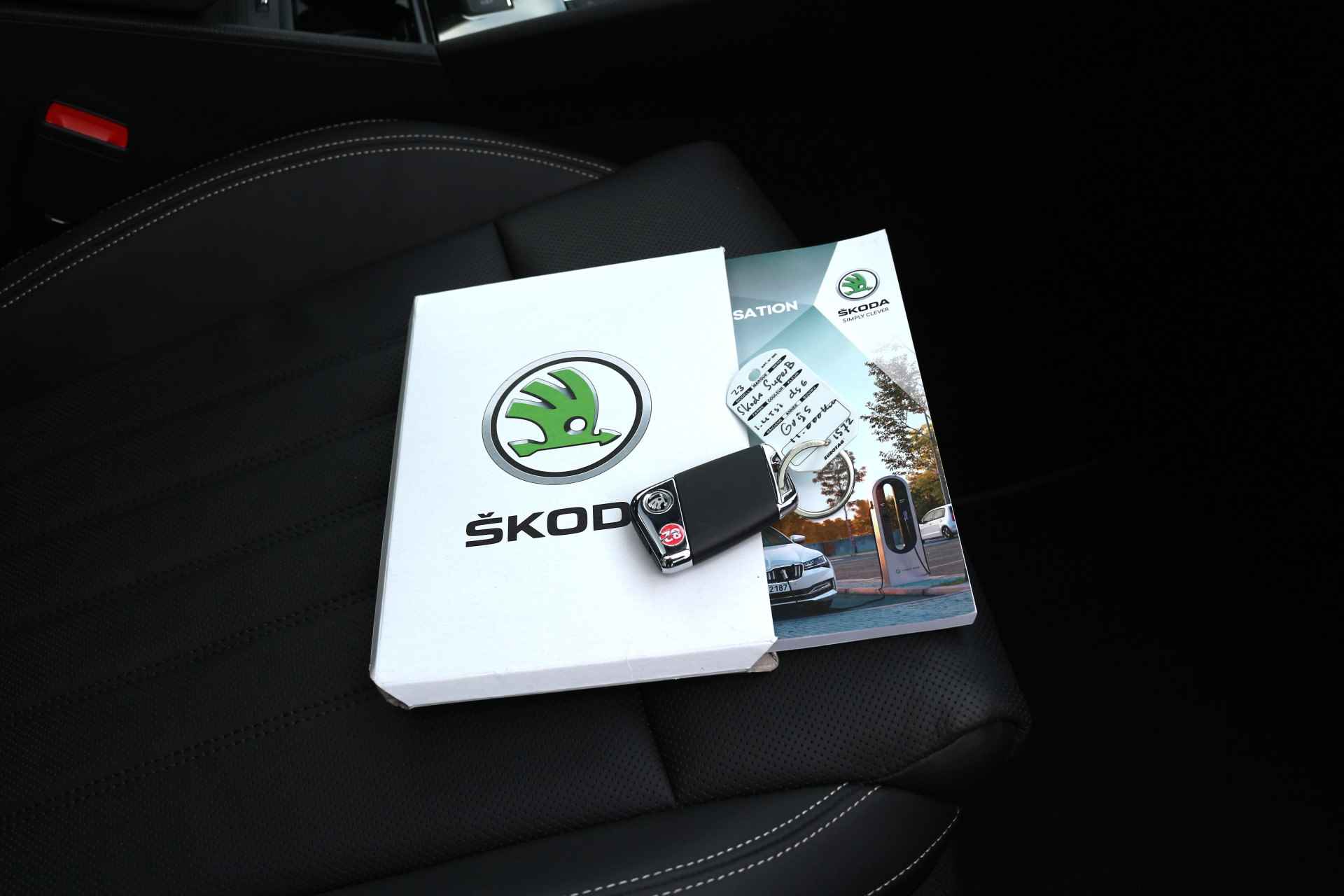Škoda Superb Combi 1.4 TSI 218pk DSG iV Laurin & Klement , Pano dak, Virtual cockpit, Navi, Led / matrix , Electr. verstelb. stoelen met verw Fabrieksgarantie t/m 04-2025 - 33/92