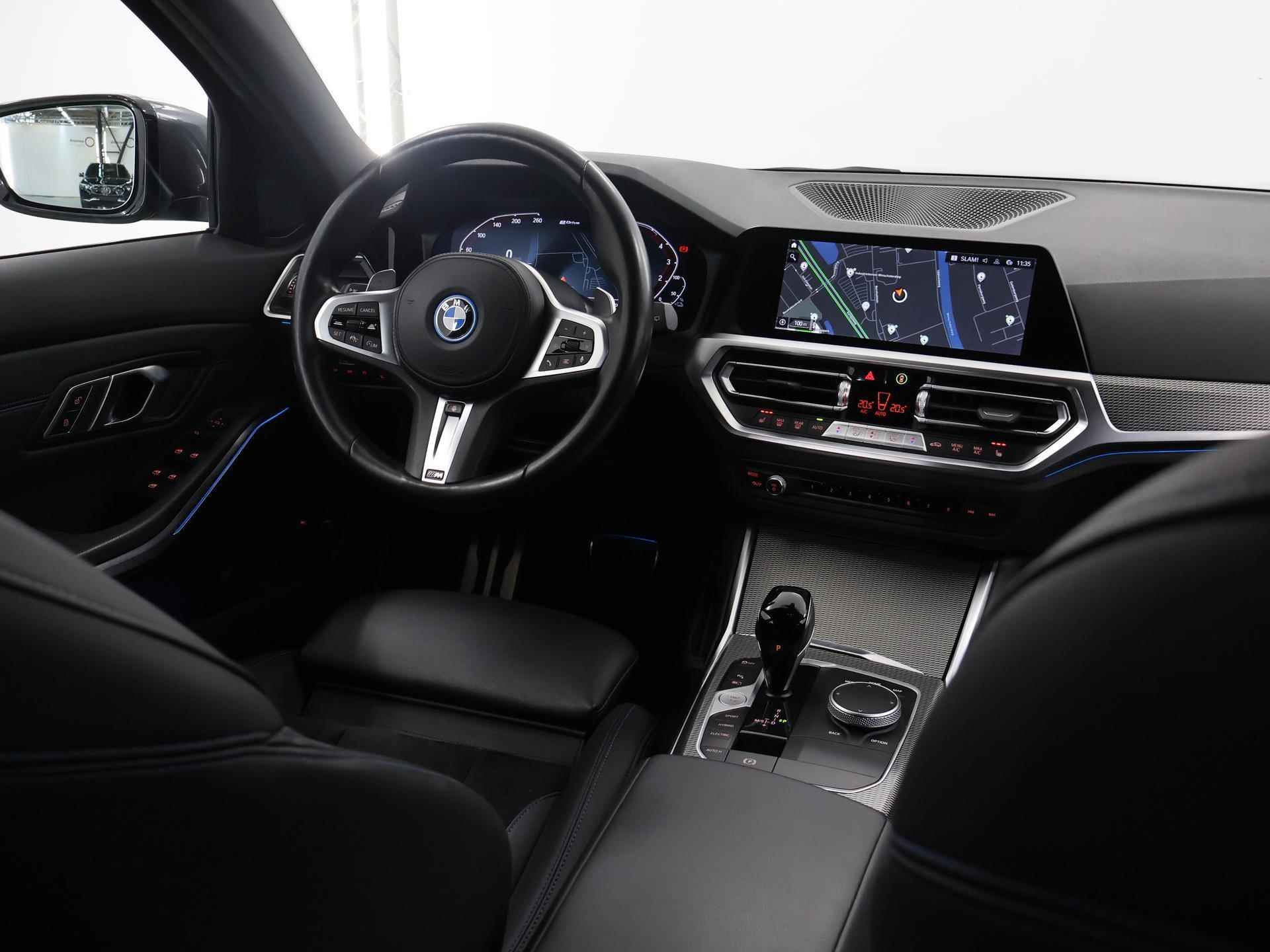BMW 3-serie Touring 330e Business Edition Plus M-Sport | Trekhaak wegklapbaar | Sportstoelen | Digitaal Dashboard | Apple Car Play | Stoel/Stuurverwarming | Parkeercamera - 10/52